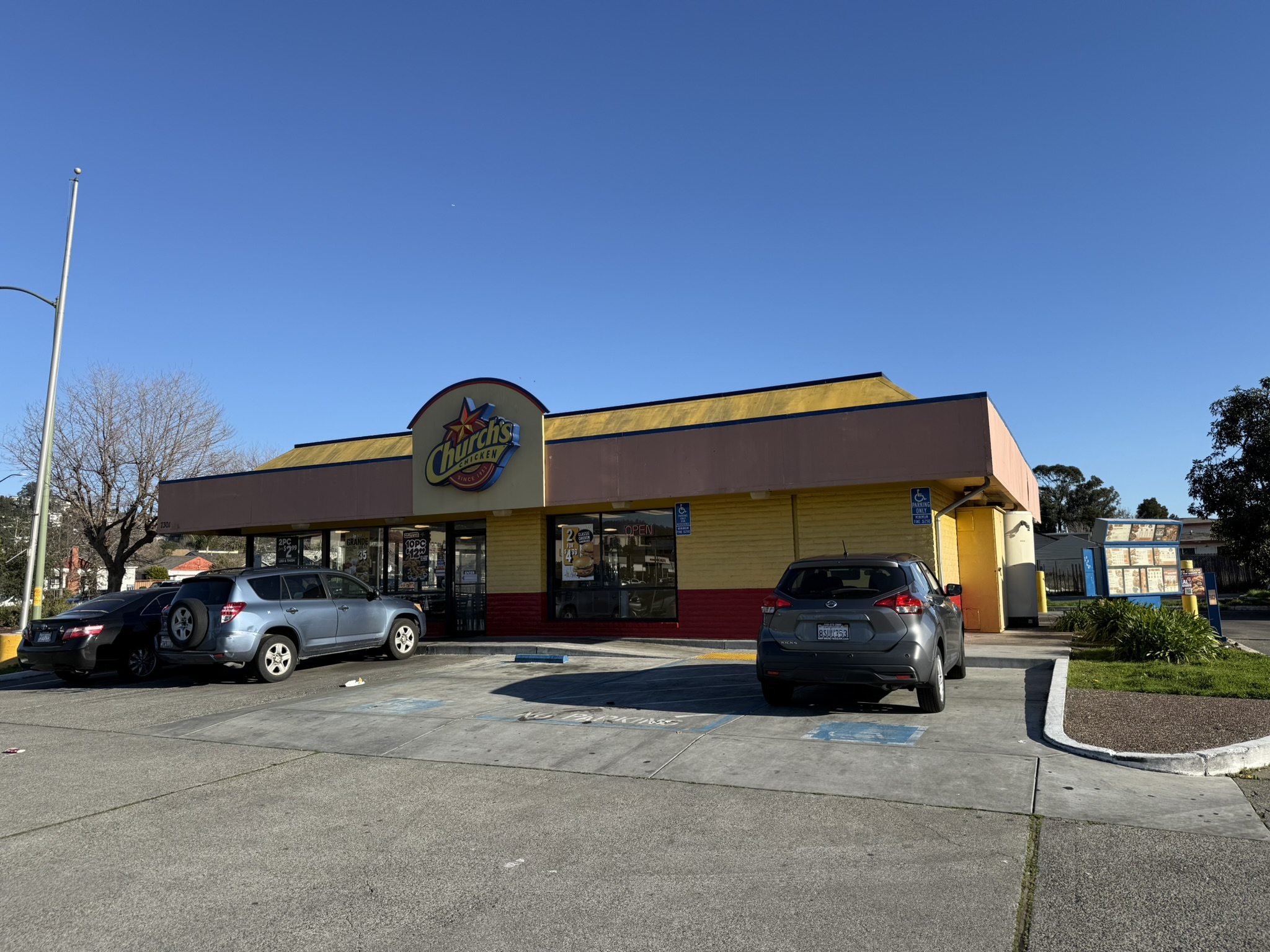 位于 Oakland 的 Church’s Texas Chicken