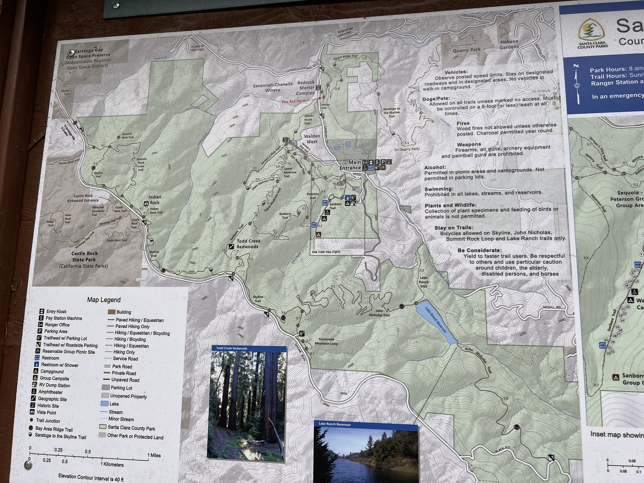 下了山发现自己在红点处，距离 Main Entrance 大概又有 1 个 mile，还得重新走路上山