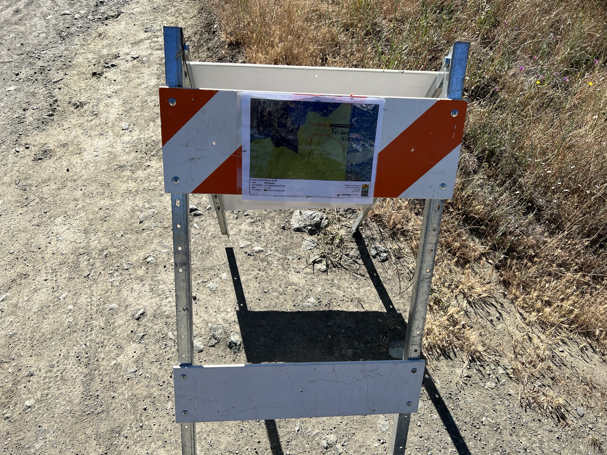 山顶的 Trail 被封了:(