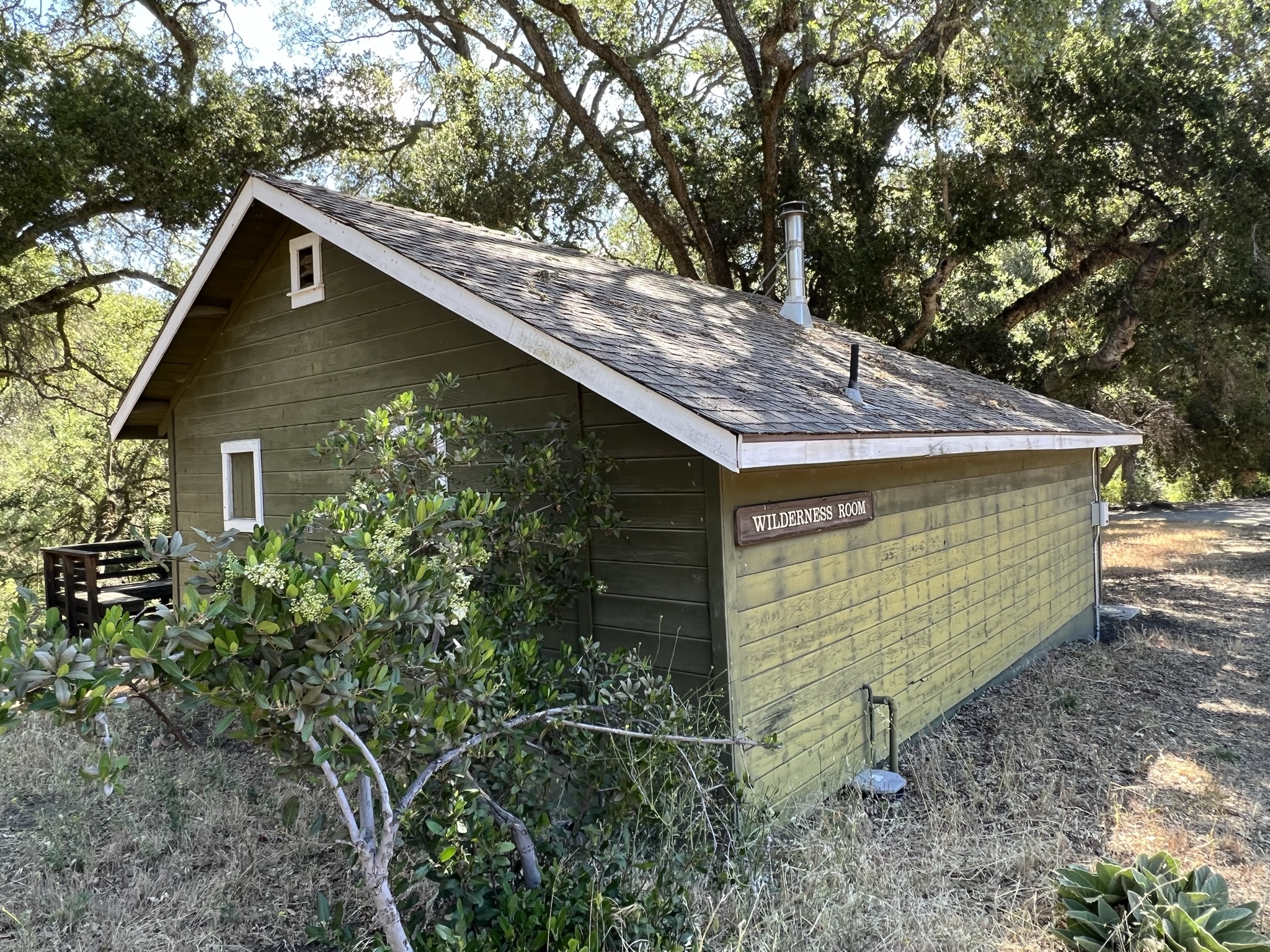 虽然叫 Wilderness Room，但是里面好像是个杂货间