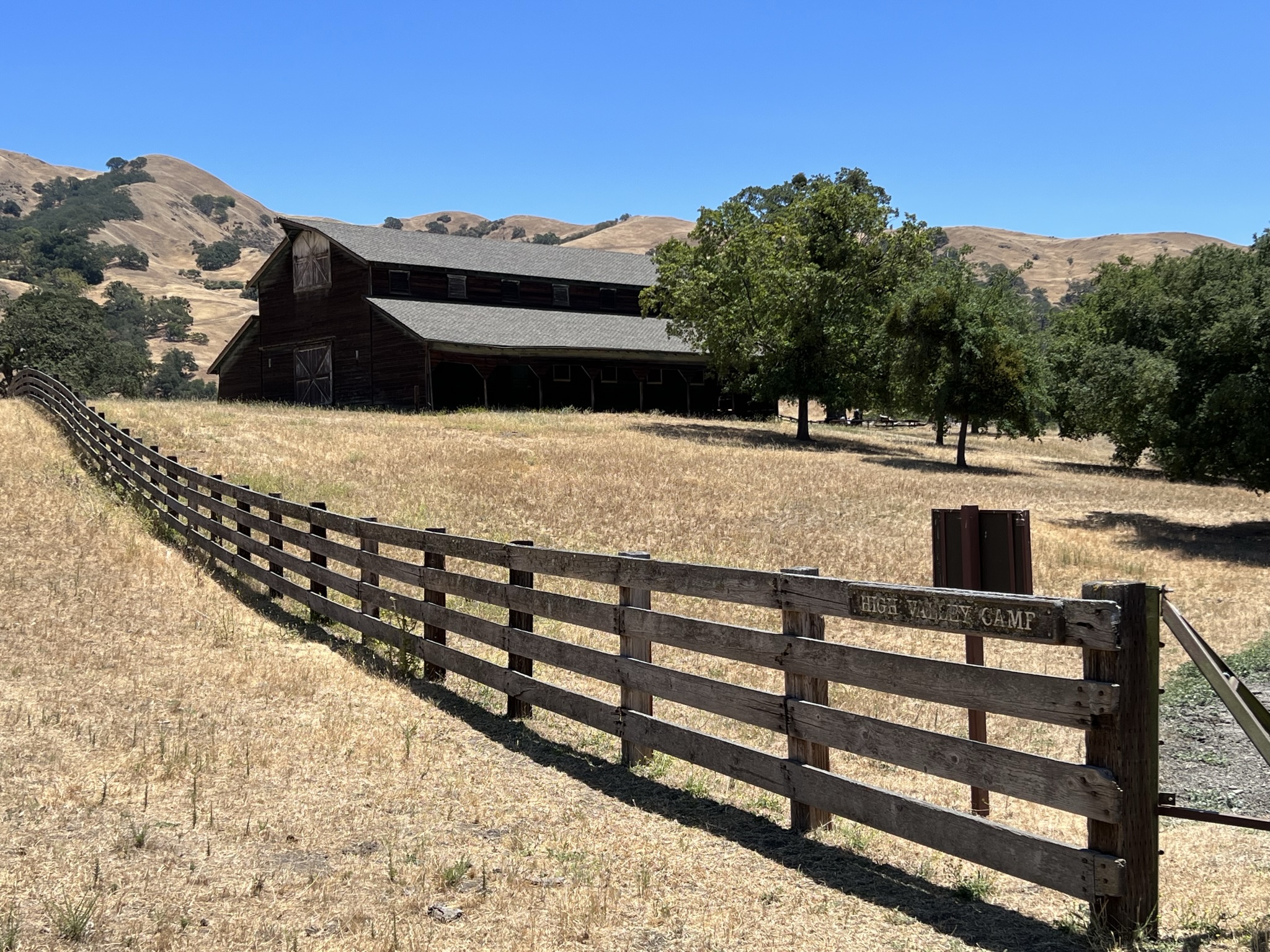 High Valley Camp 的正门