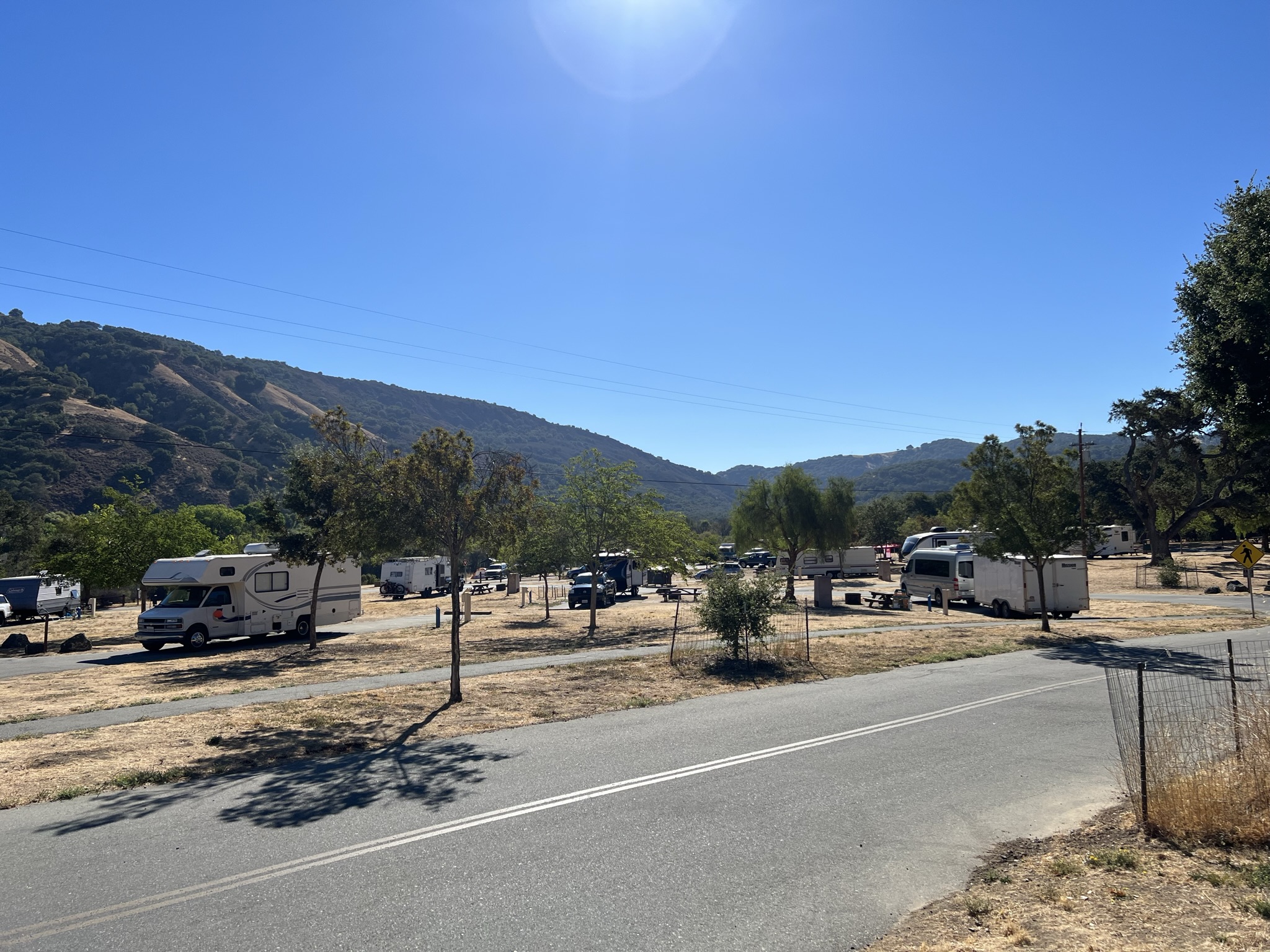 公园露营地方到处都是房车