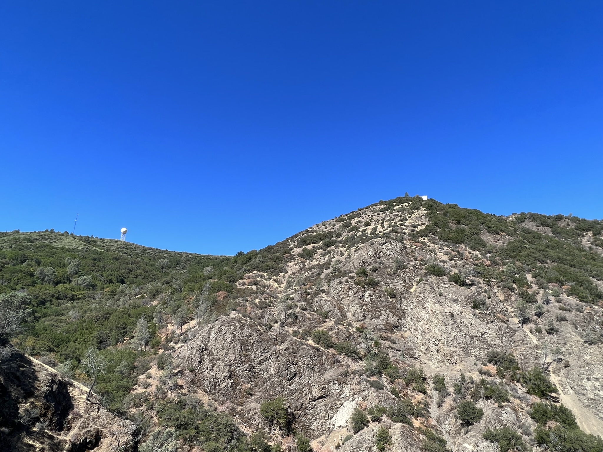 Guadalupe Creek Overlook 往上可以看到山巅