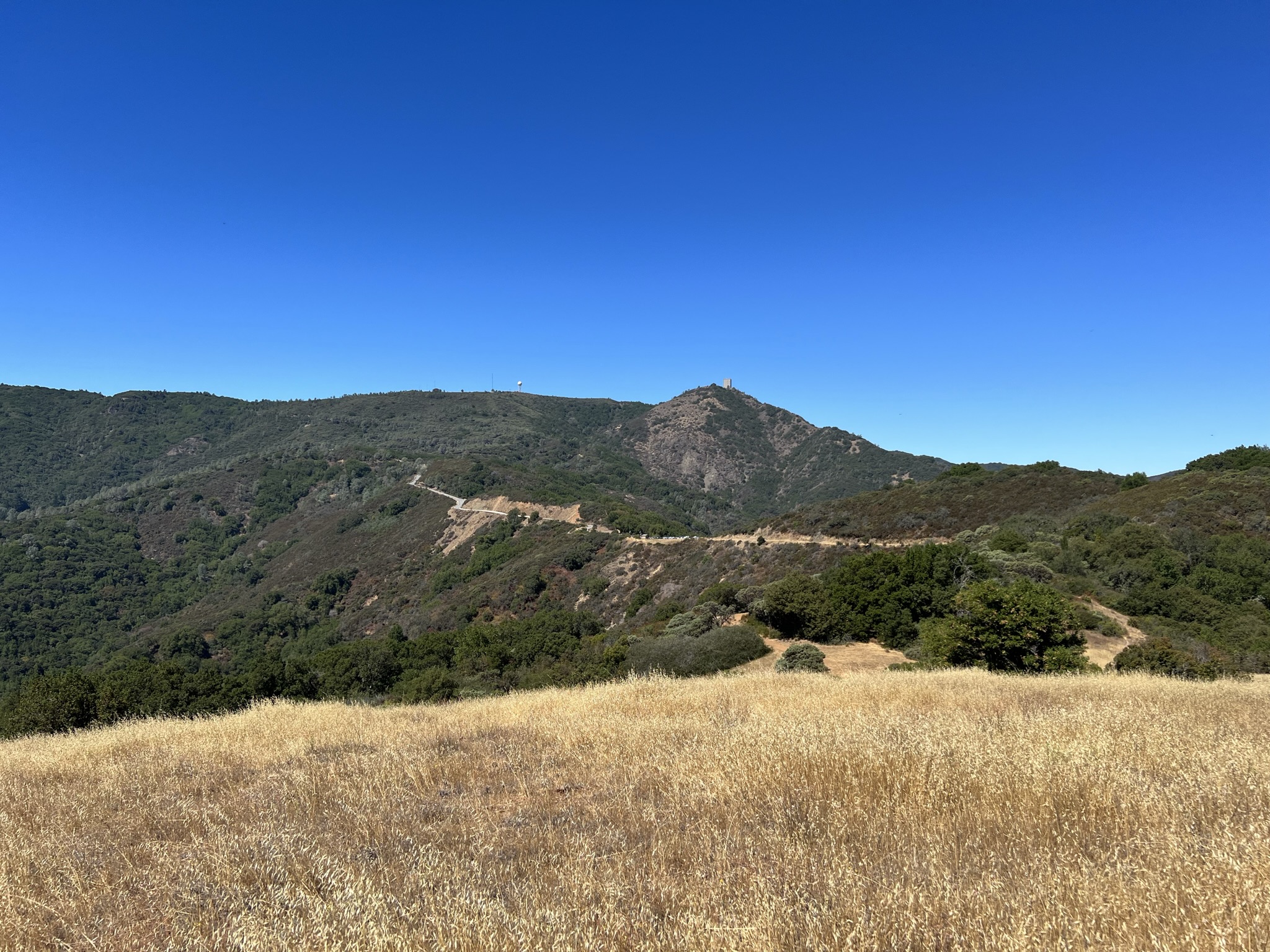 从 Bald Mountain 往 Mount Umunhum 看
