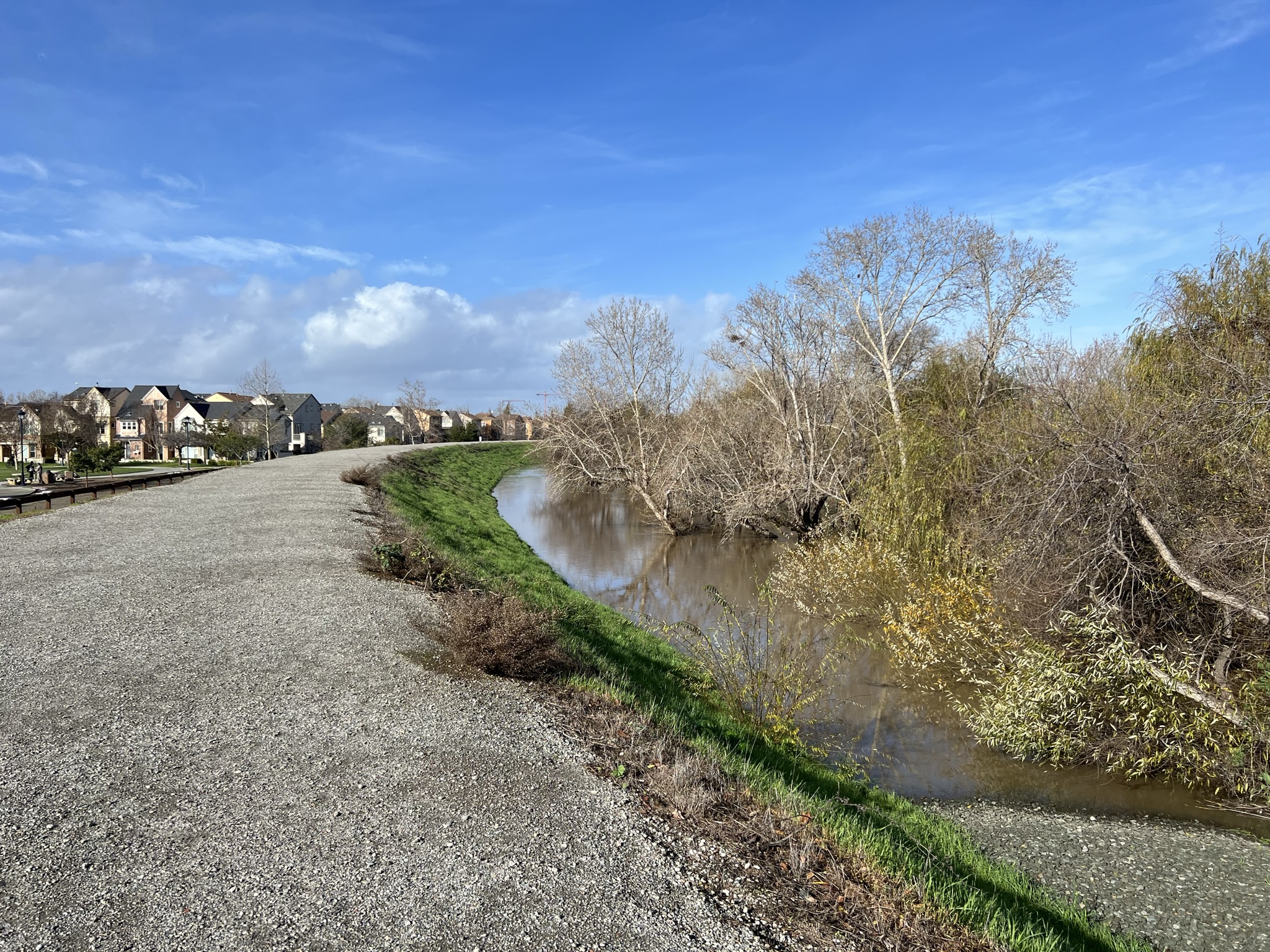 从 Thamien Park上Lower Guadalupe River Trail