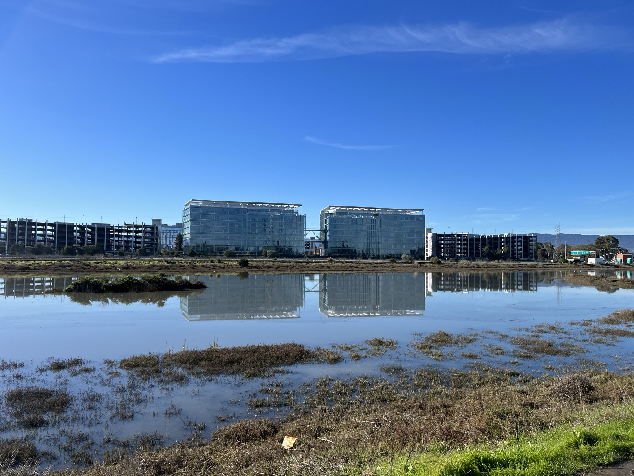 对面都在盖新楼