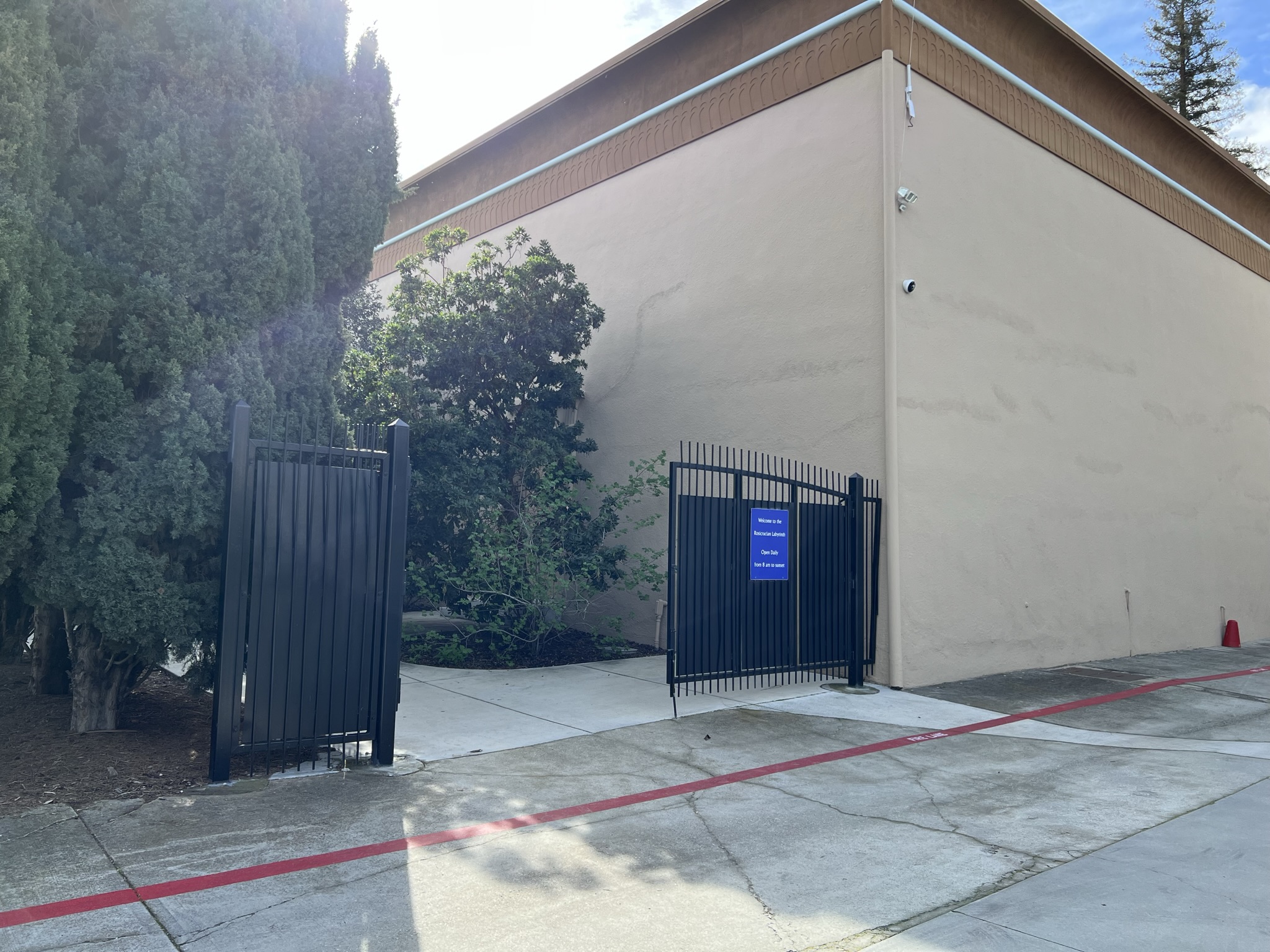 从停车场进入博物馆后花园