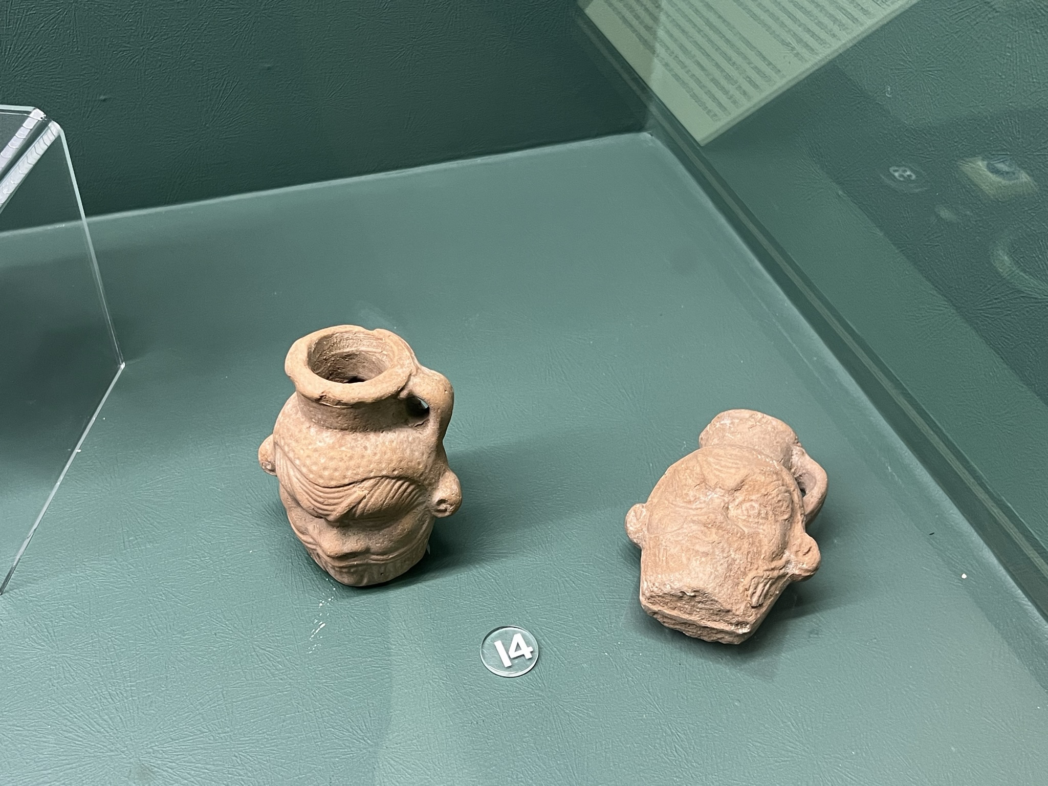 士兵的酒杯，他们相信用这种酒杯就能受到庇佑