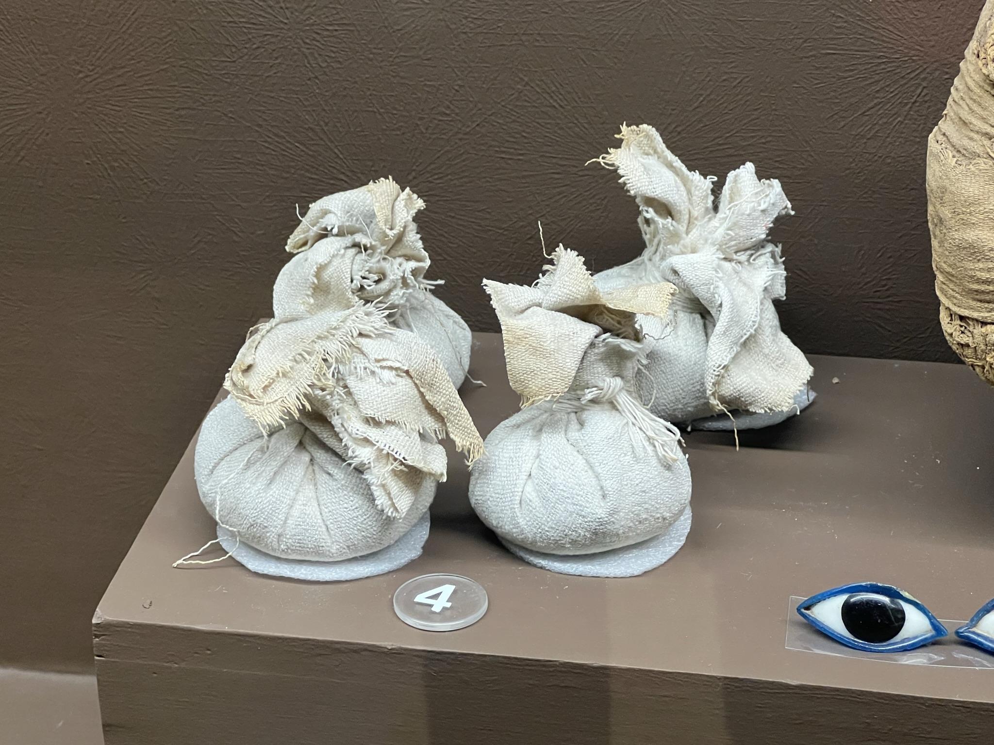 这个是做木乃伊常用的高级材料