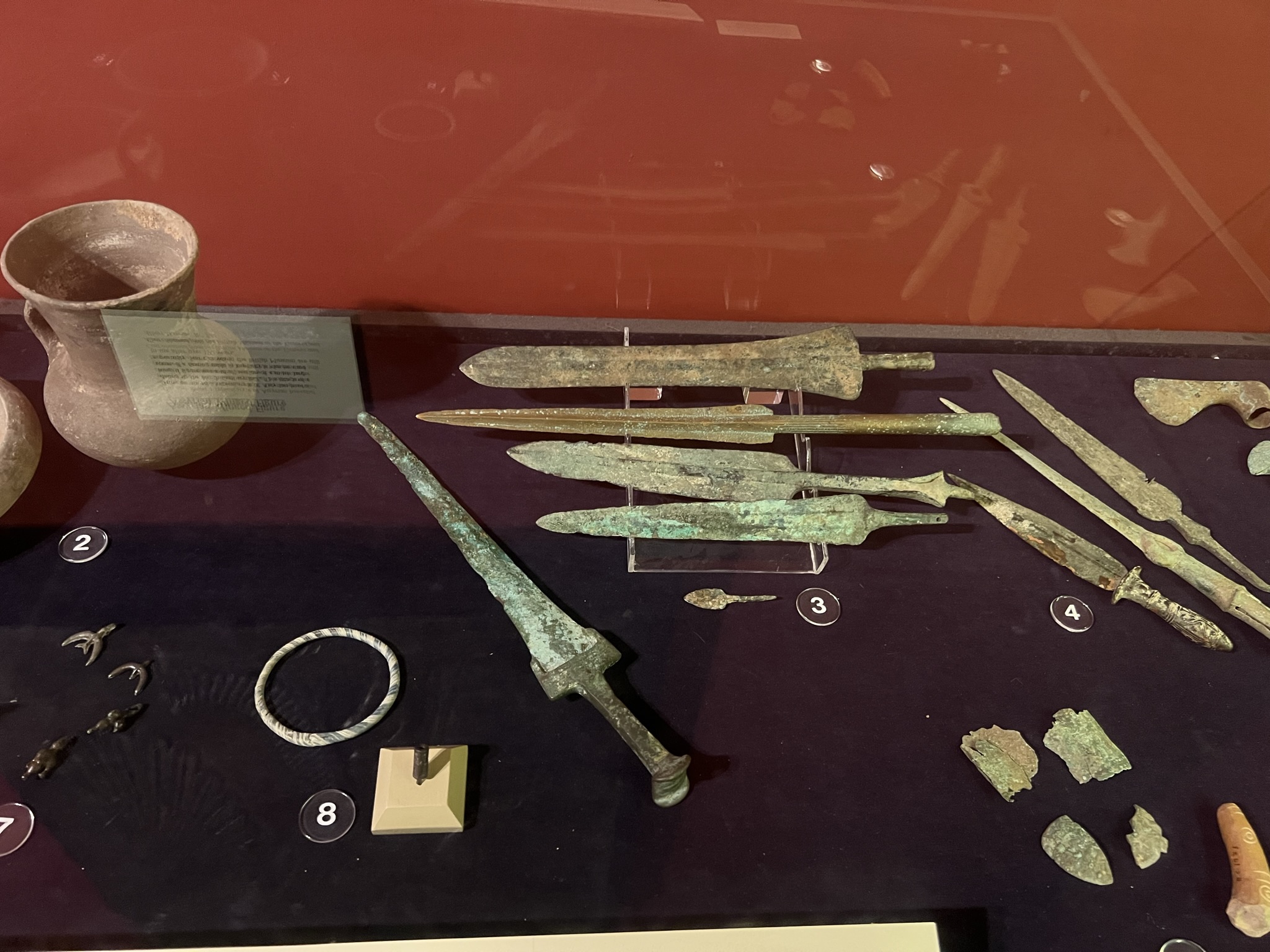 进入被波斯统治的时期了，青铜剑