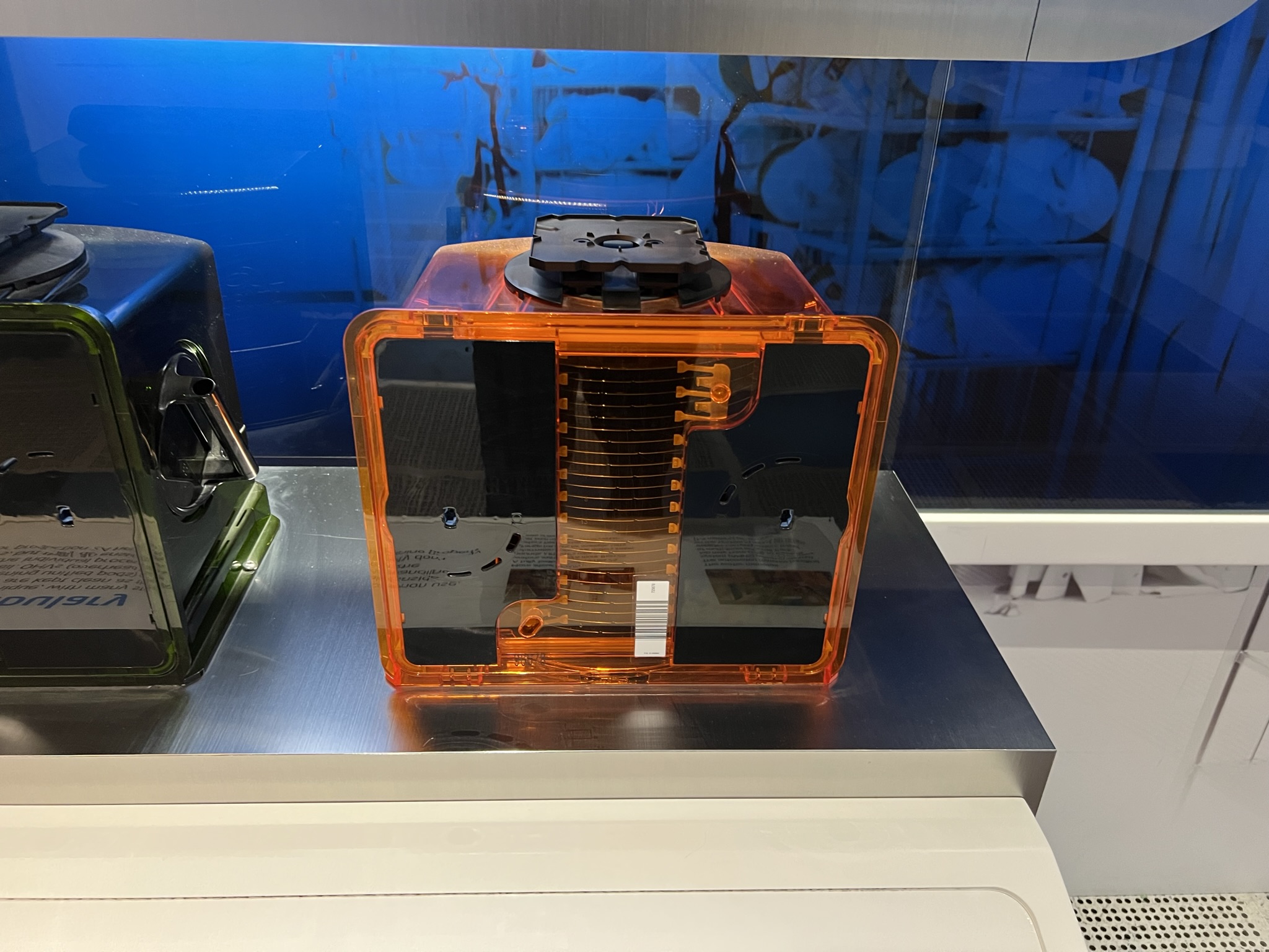 未经加工的 Wafer 都是放在这种盒子里