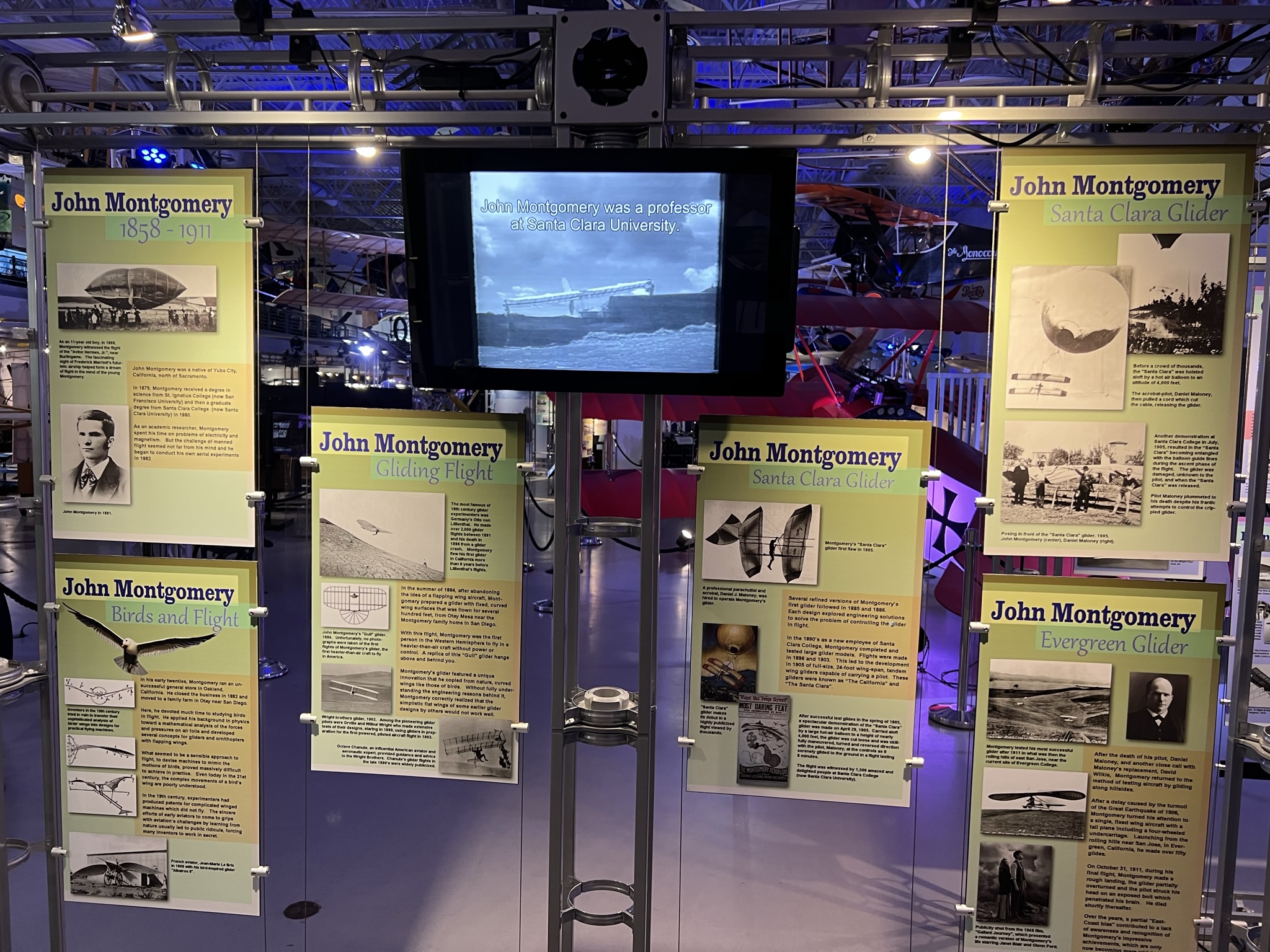 滑翔机也是早期的航空器的主流，但是因为没有动力，受天气因素影响较大，经常就是在玩命