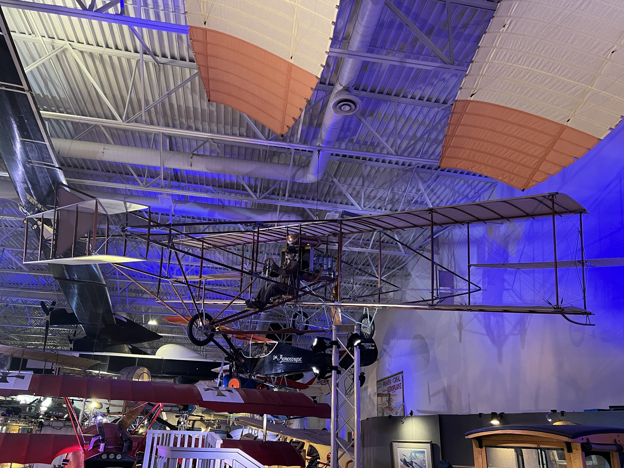 这个飞行器已经装上什么东西了