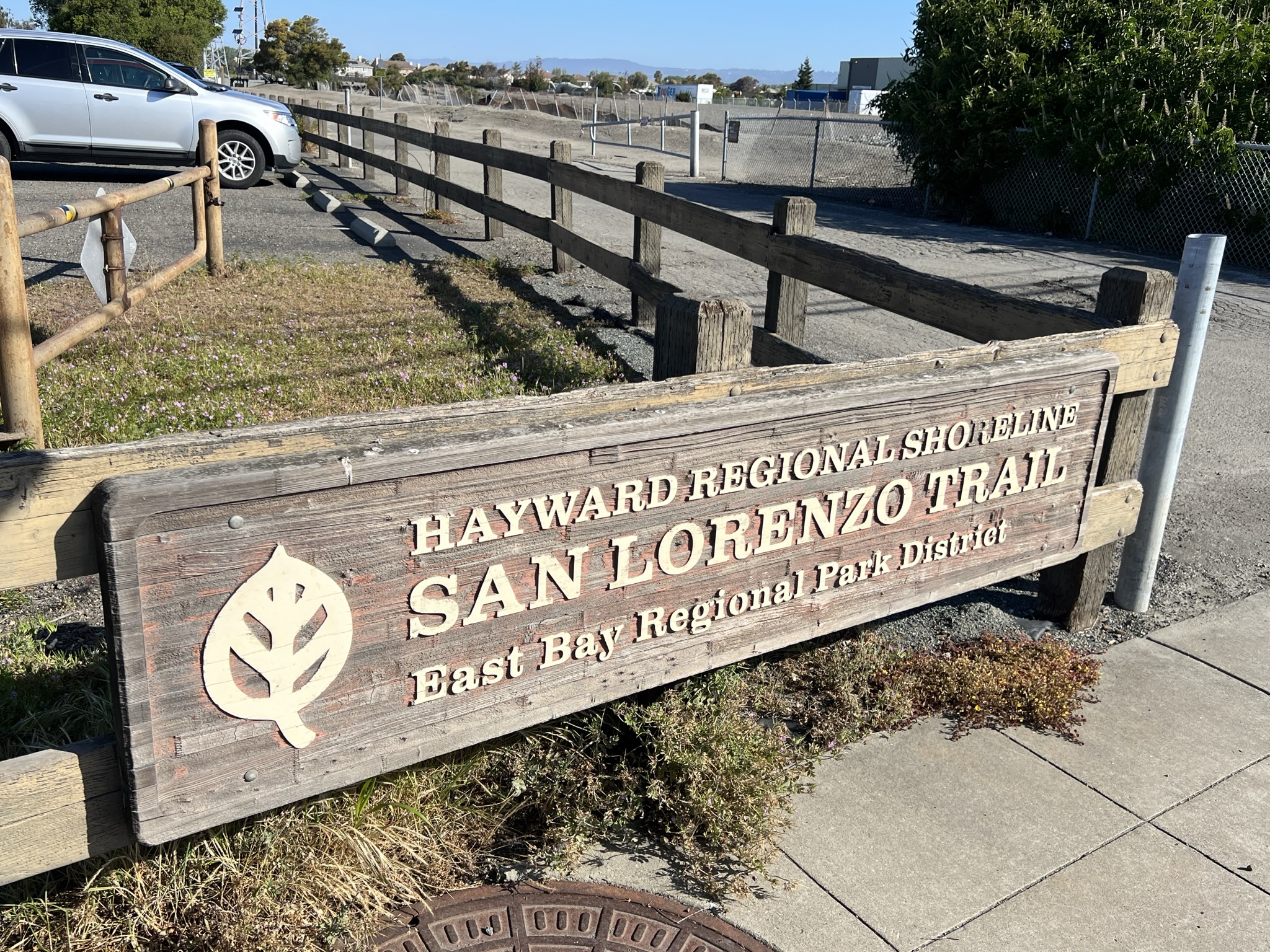 走的是 Hayward Regional Shoreline，在 San Lorenzo Trail 停车场停的车