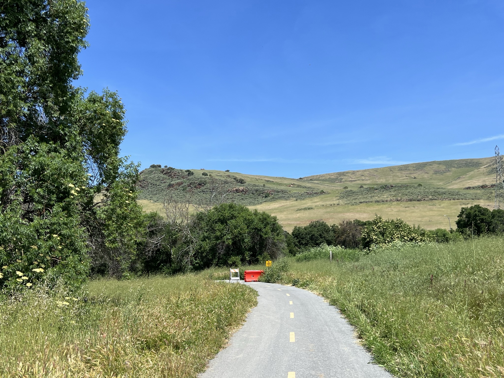 不明白前面为什么有路障