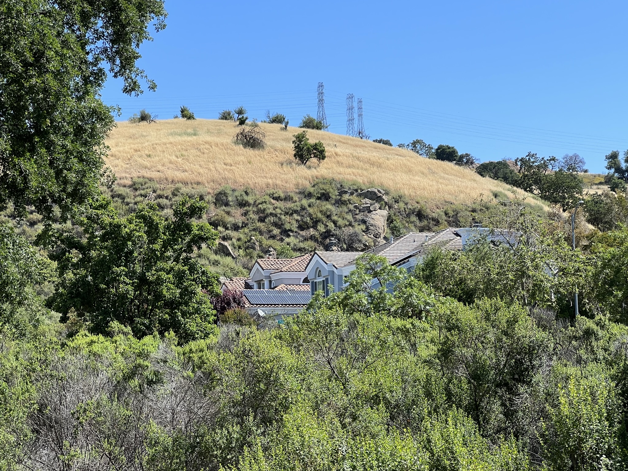 Trail 旁边是住宅区