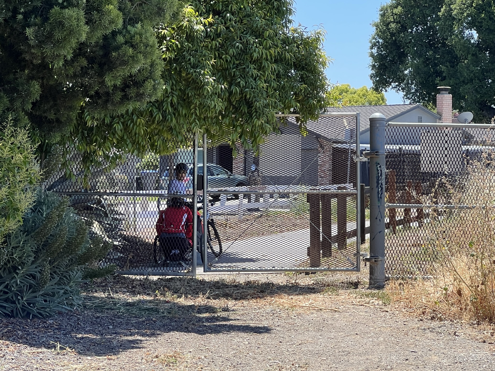 门被锁了，没法走闭环