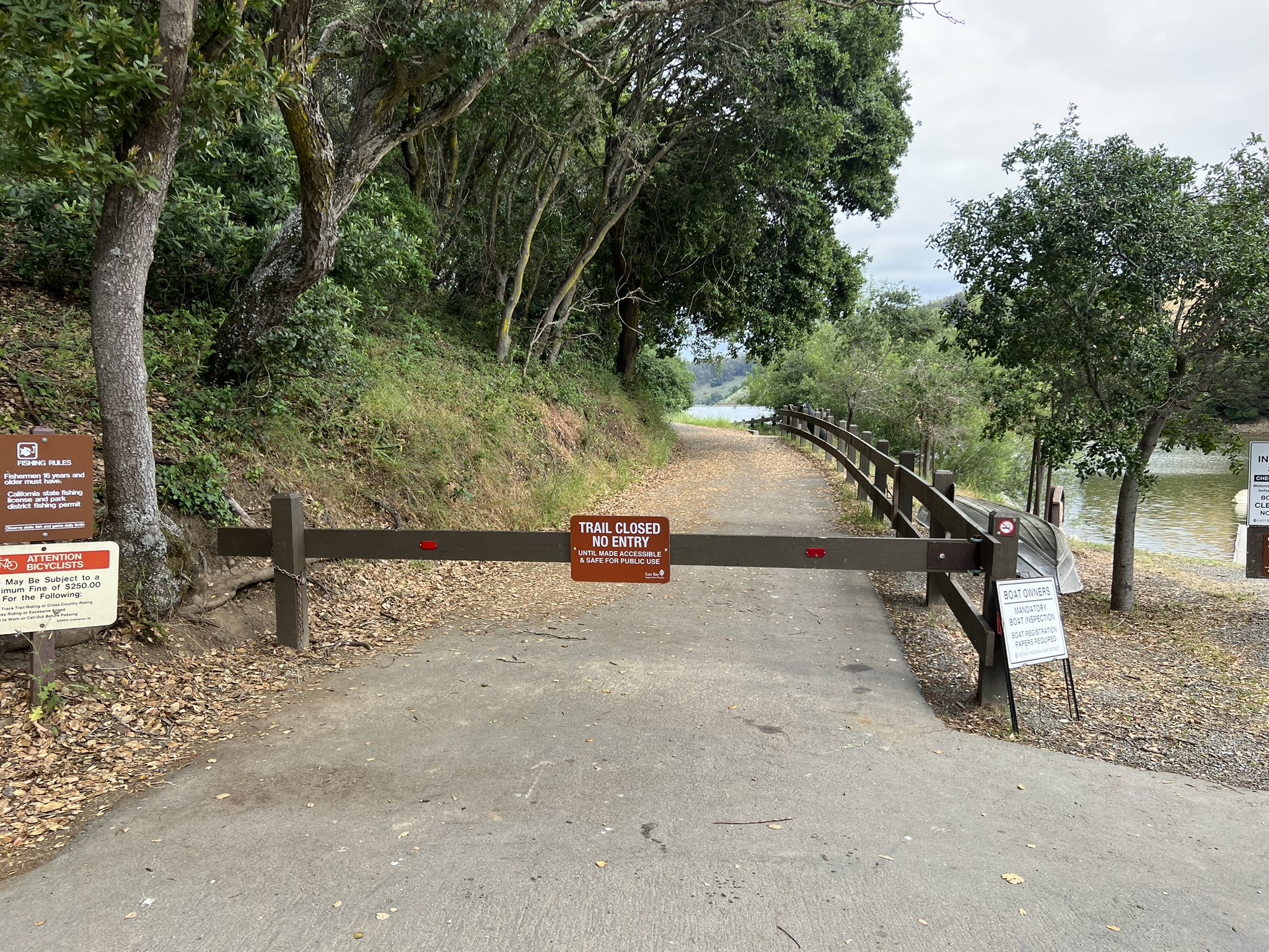 跑道特么的给封了