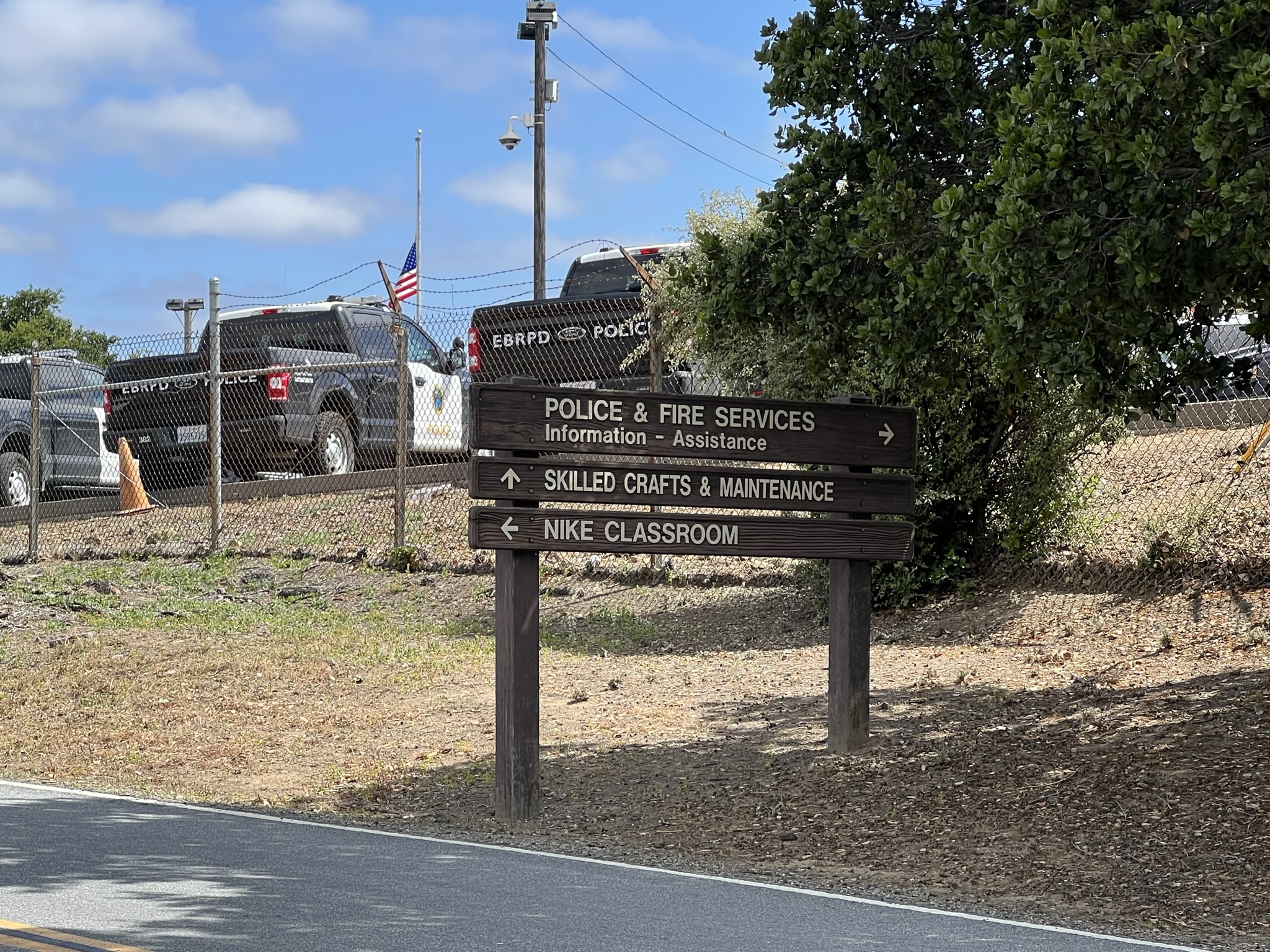 警察局和 Nike Classroom