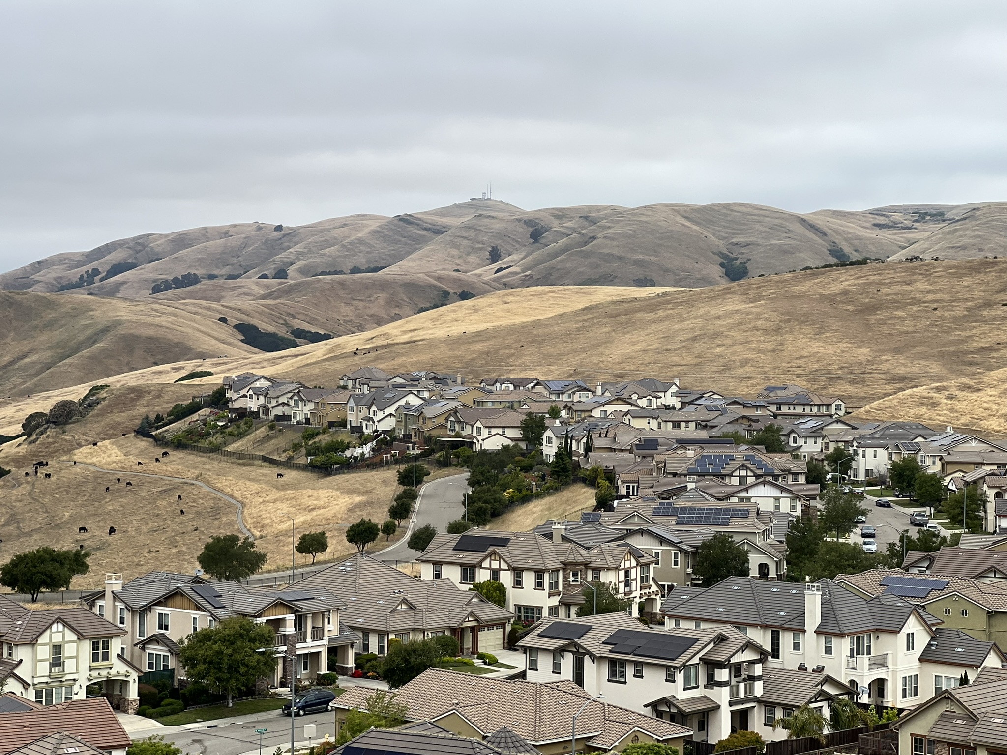 要翻的就是对面的山