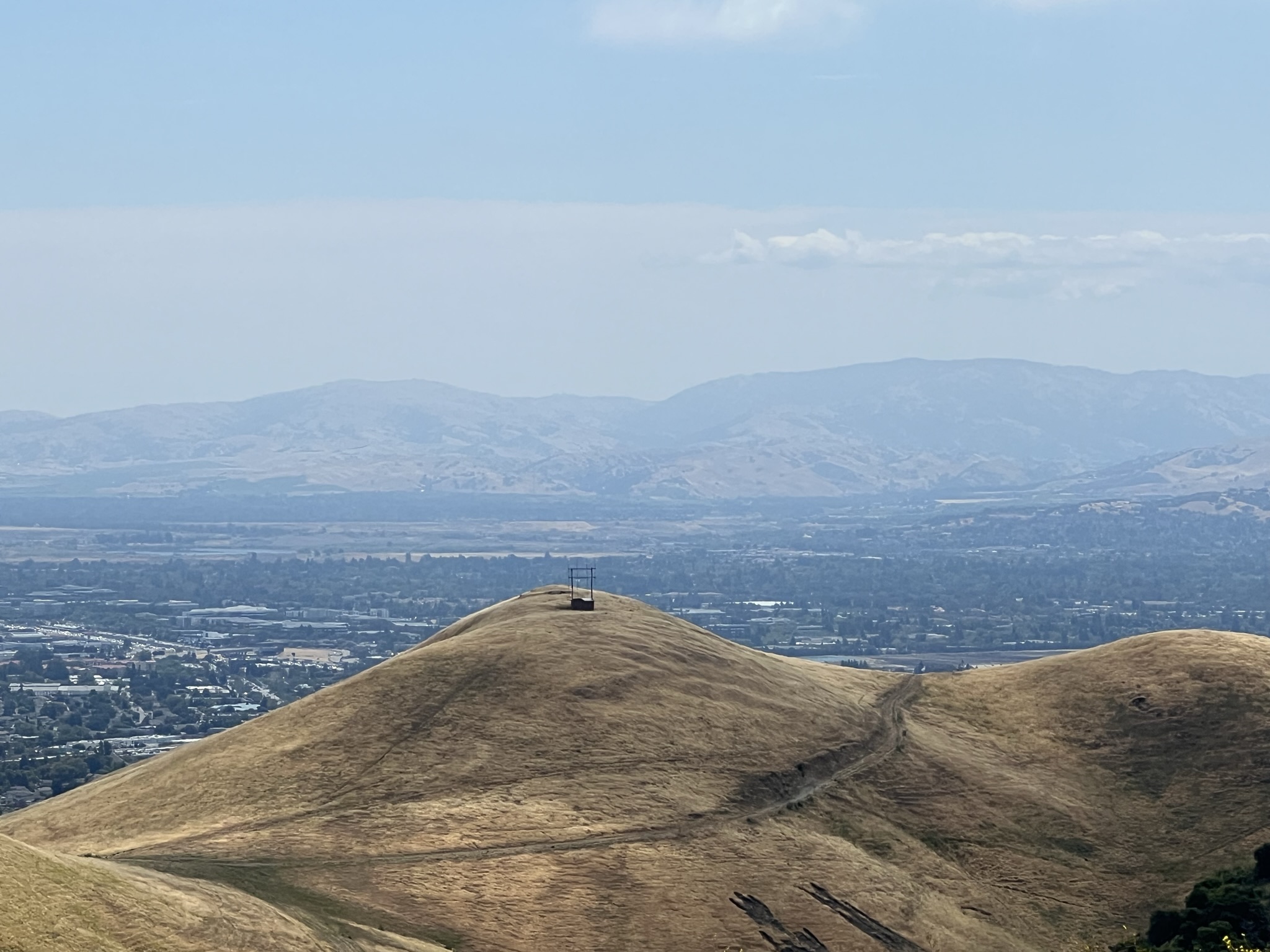 山顶不知名的东西