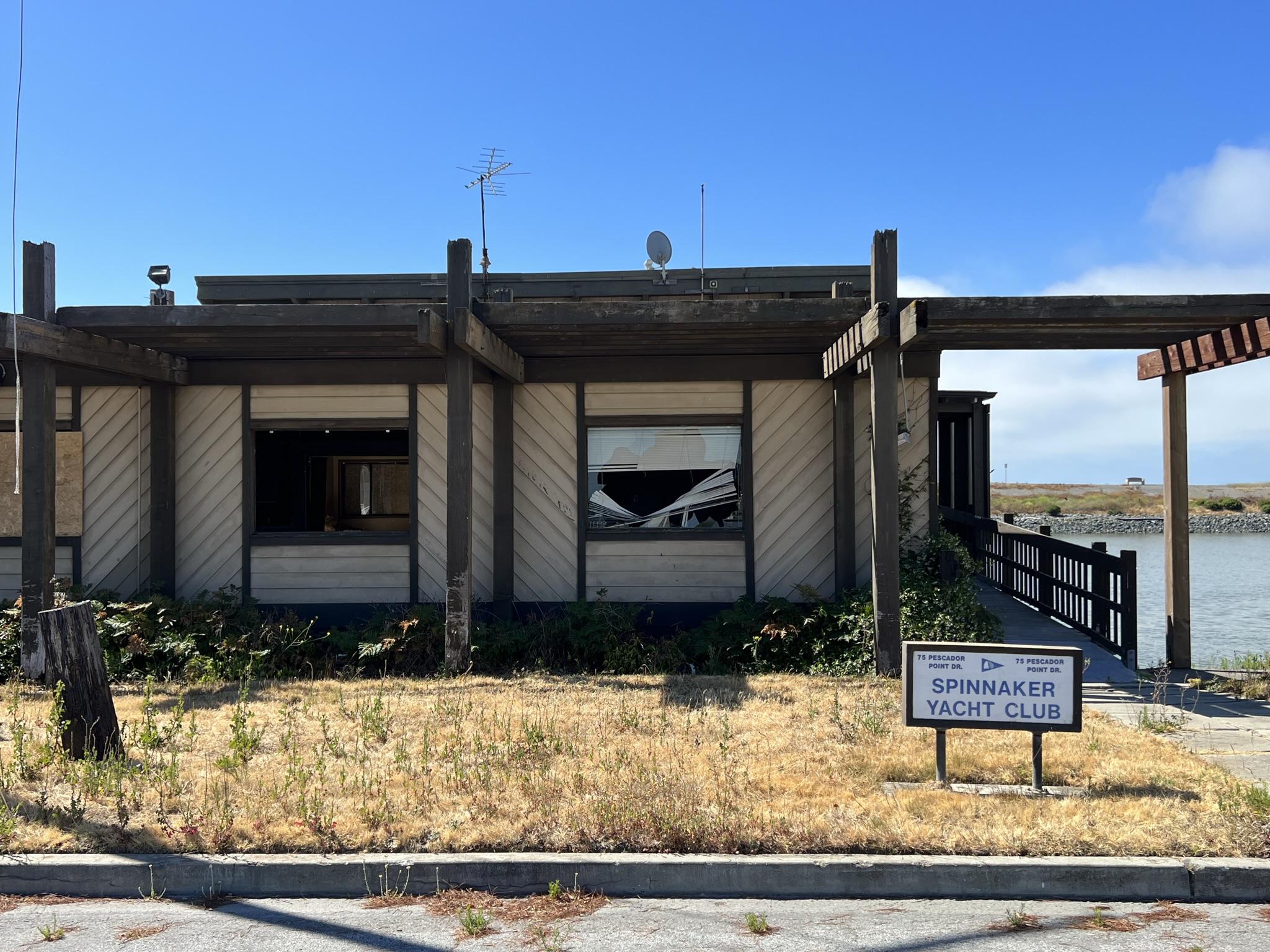 游艇俱乐部已经废弃了