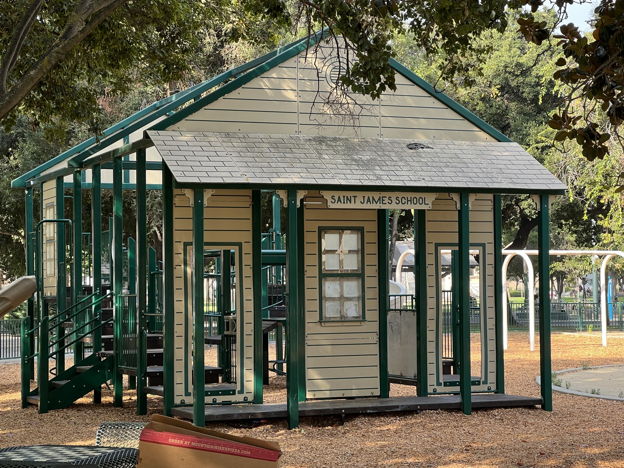 Saint James Park，破旧