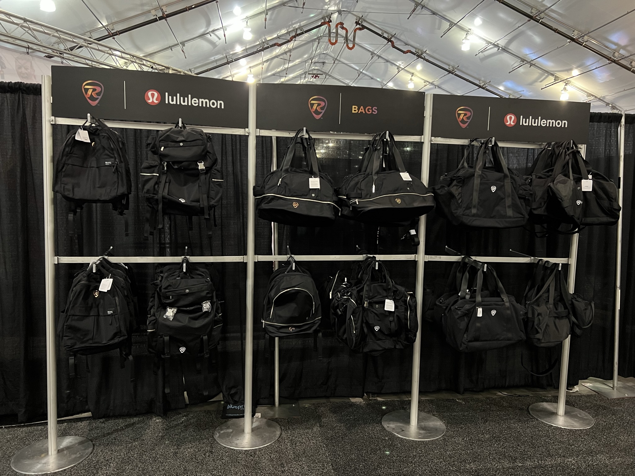 lululemon 似乎是一个新兴的运动品牌