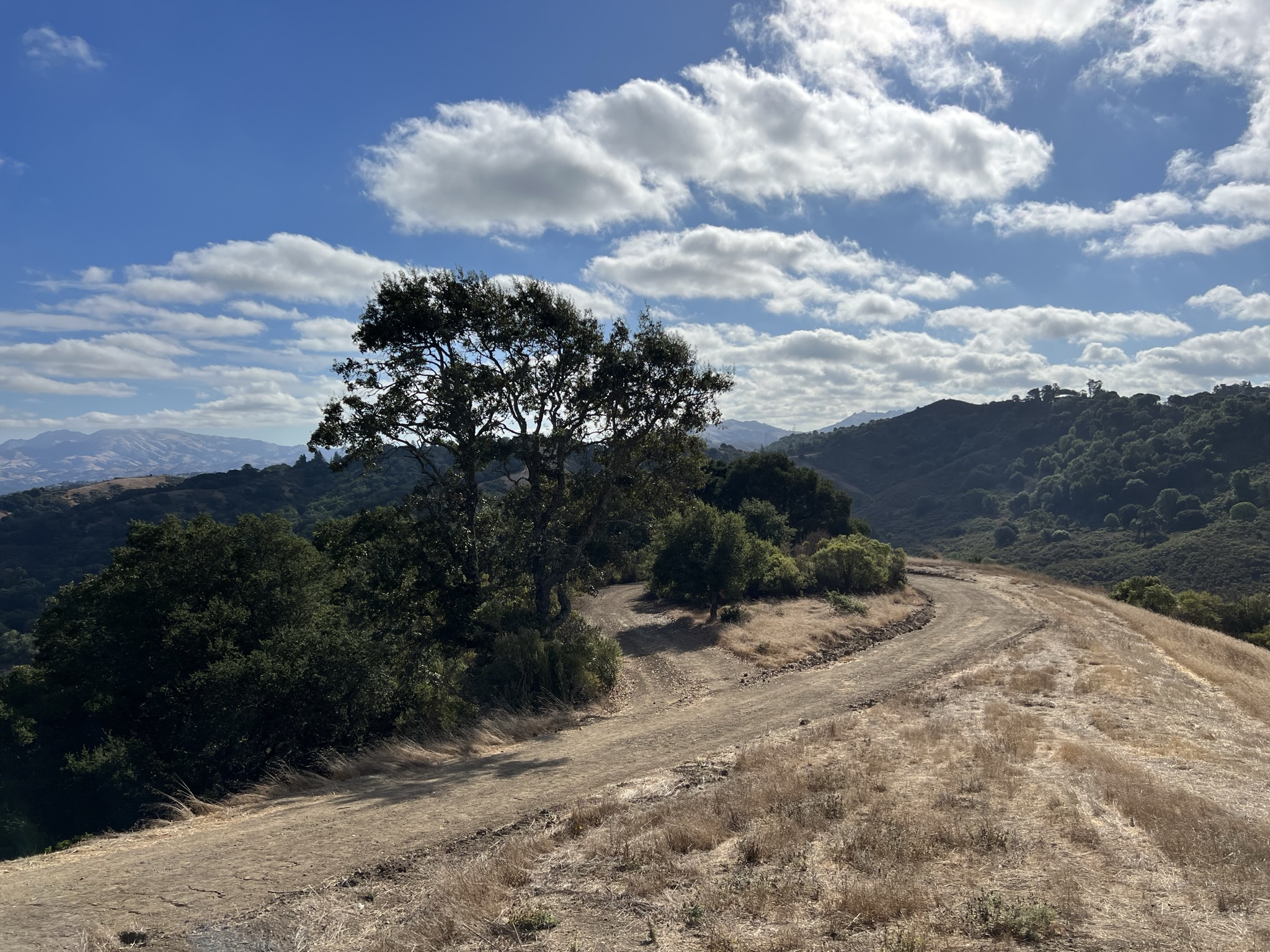 山间的一个平台