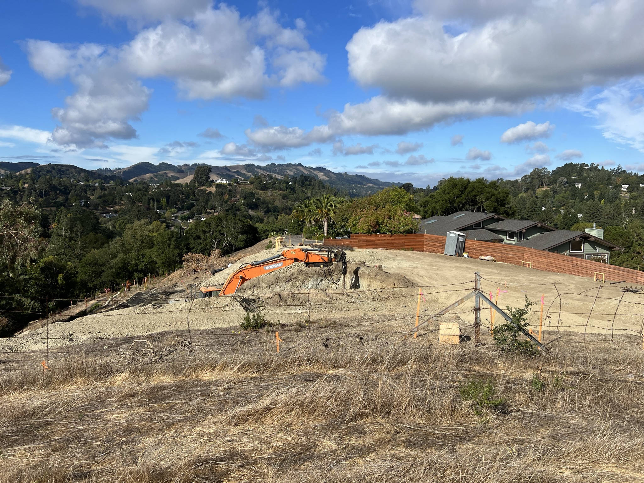 把山挖了造房子