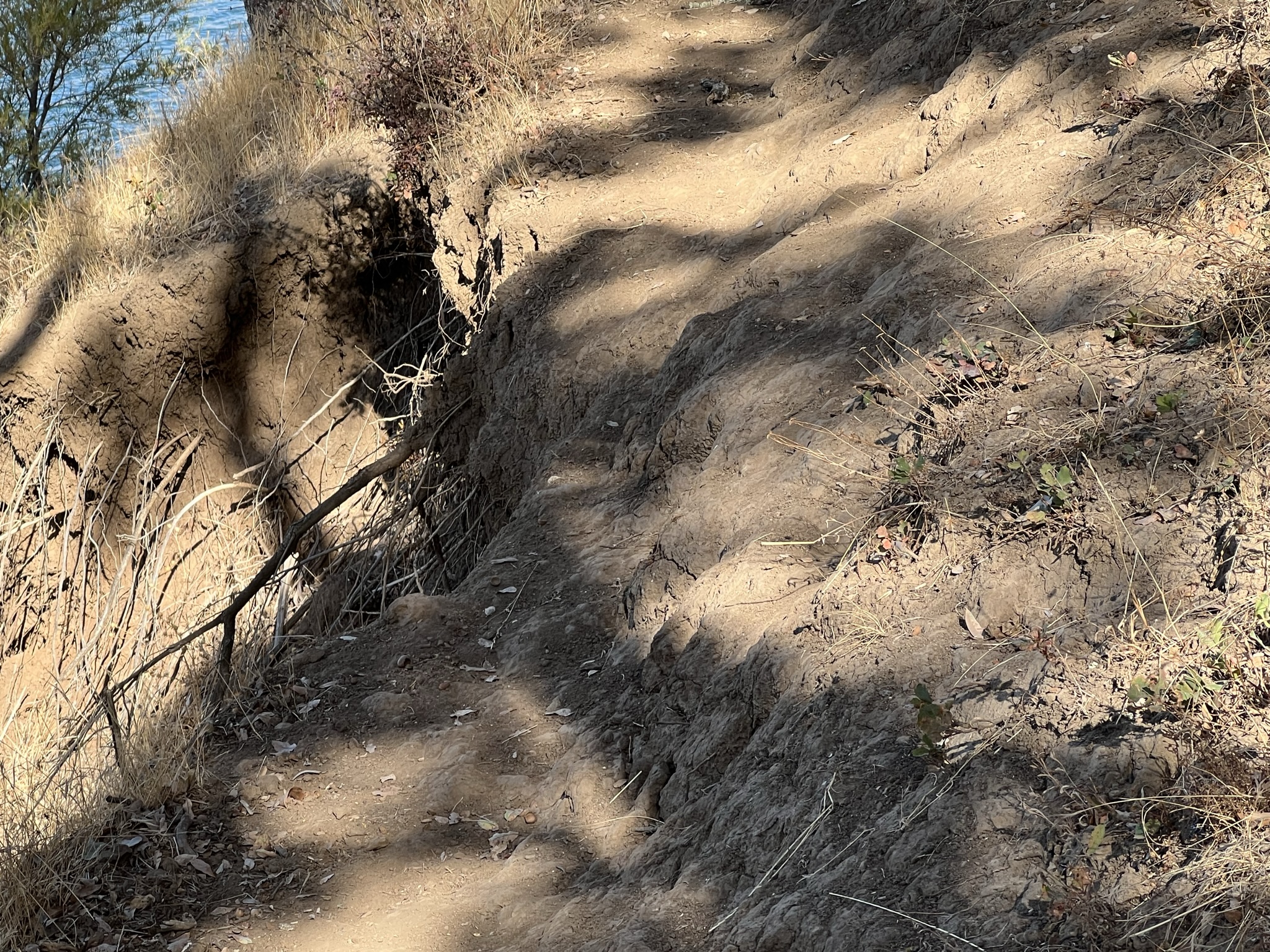 这里的山道塌了