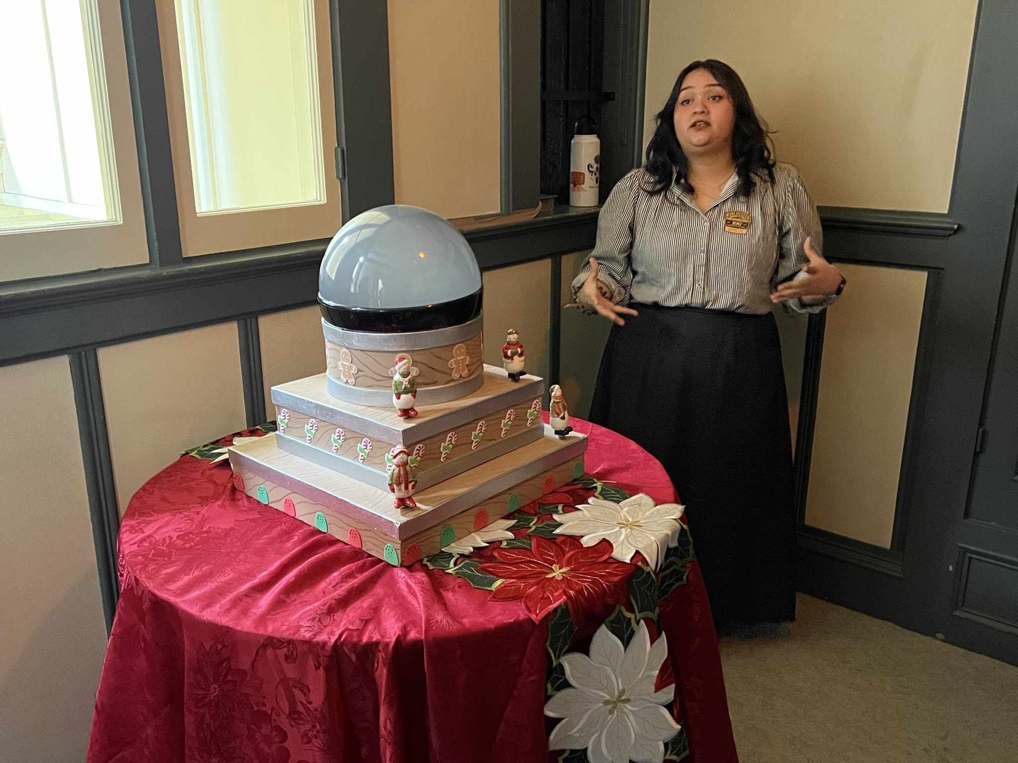 这个房间是整个建筑内只有 Sarah 有钥匙的房间，用于通灵之用