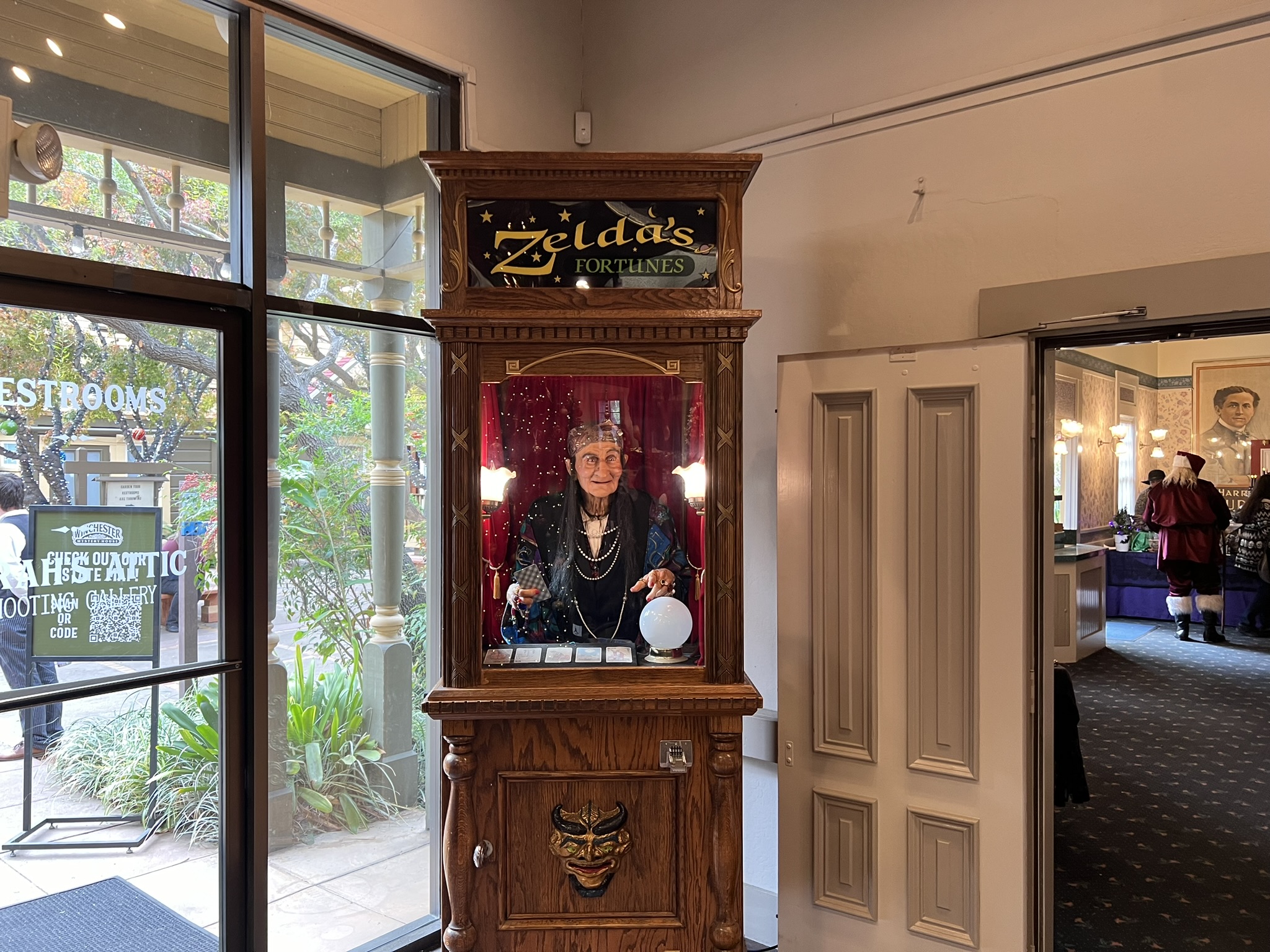 Sarah 生前很喜欢通灵