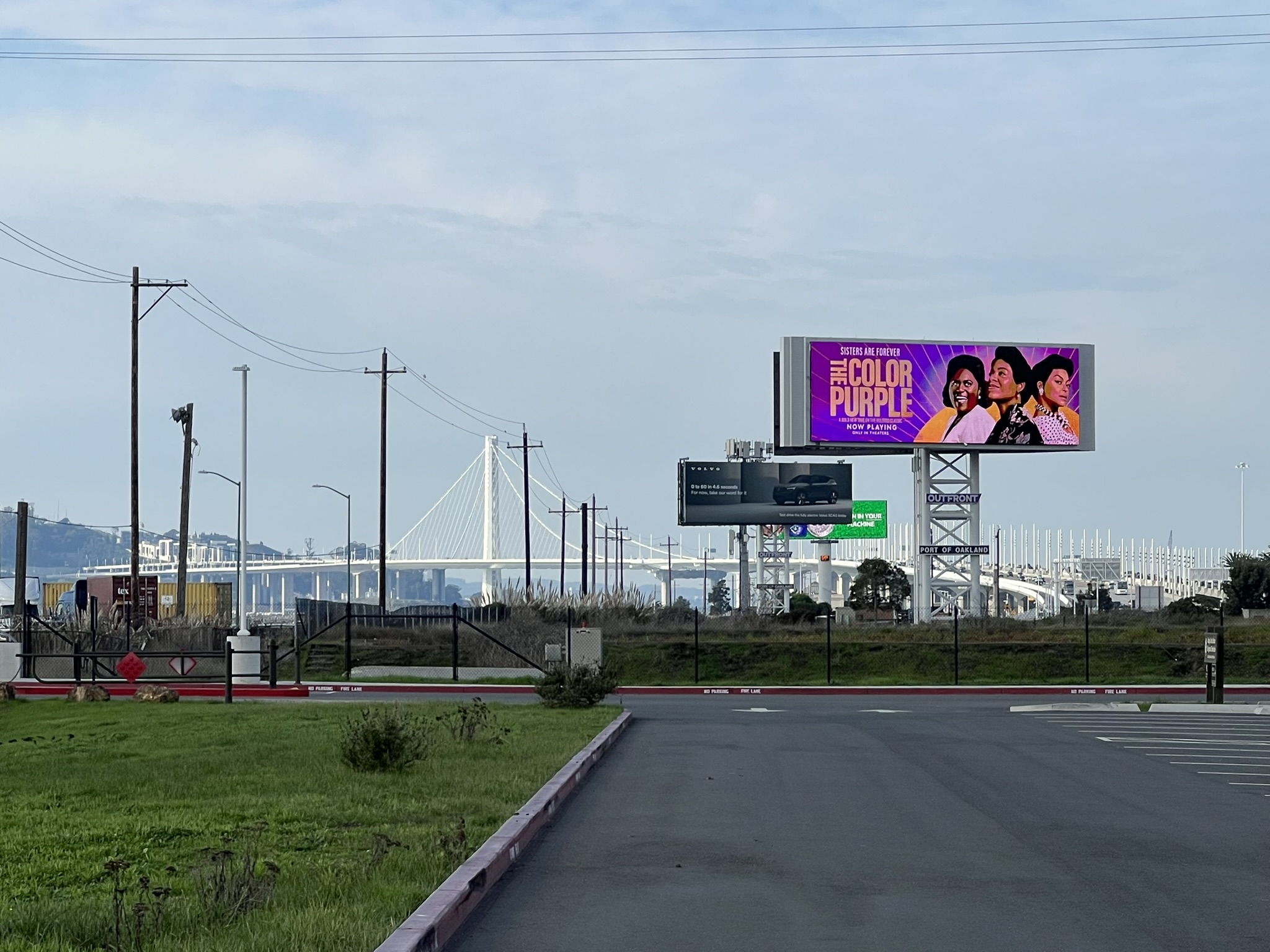 前面是 The Bay Bridge