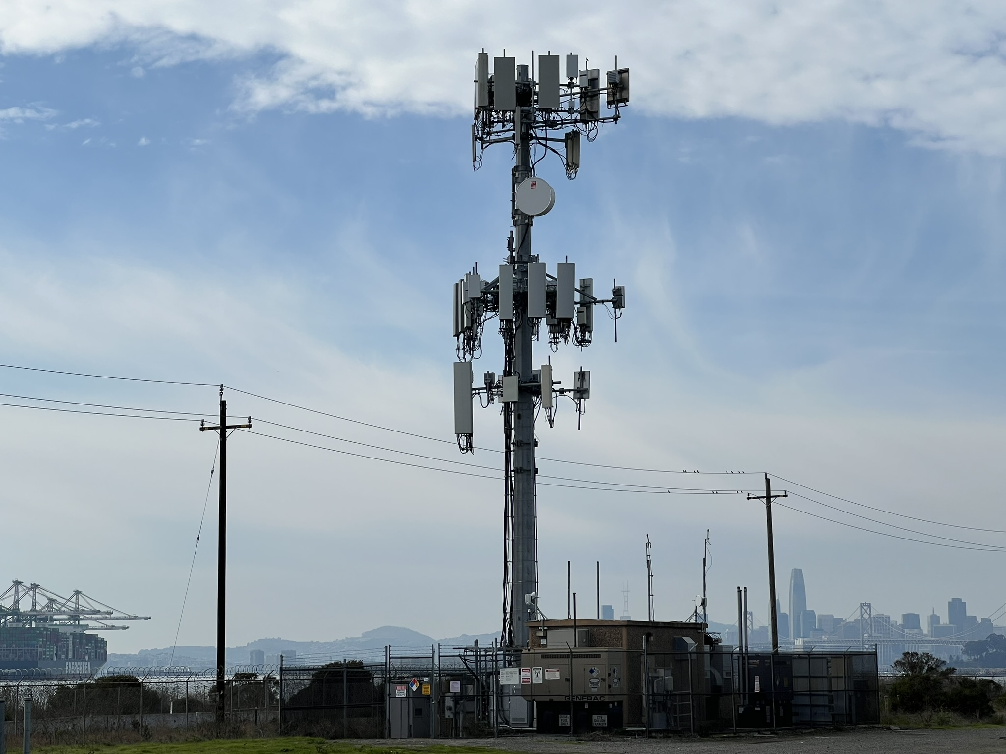 这个是 5G 基站吗？