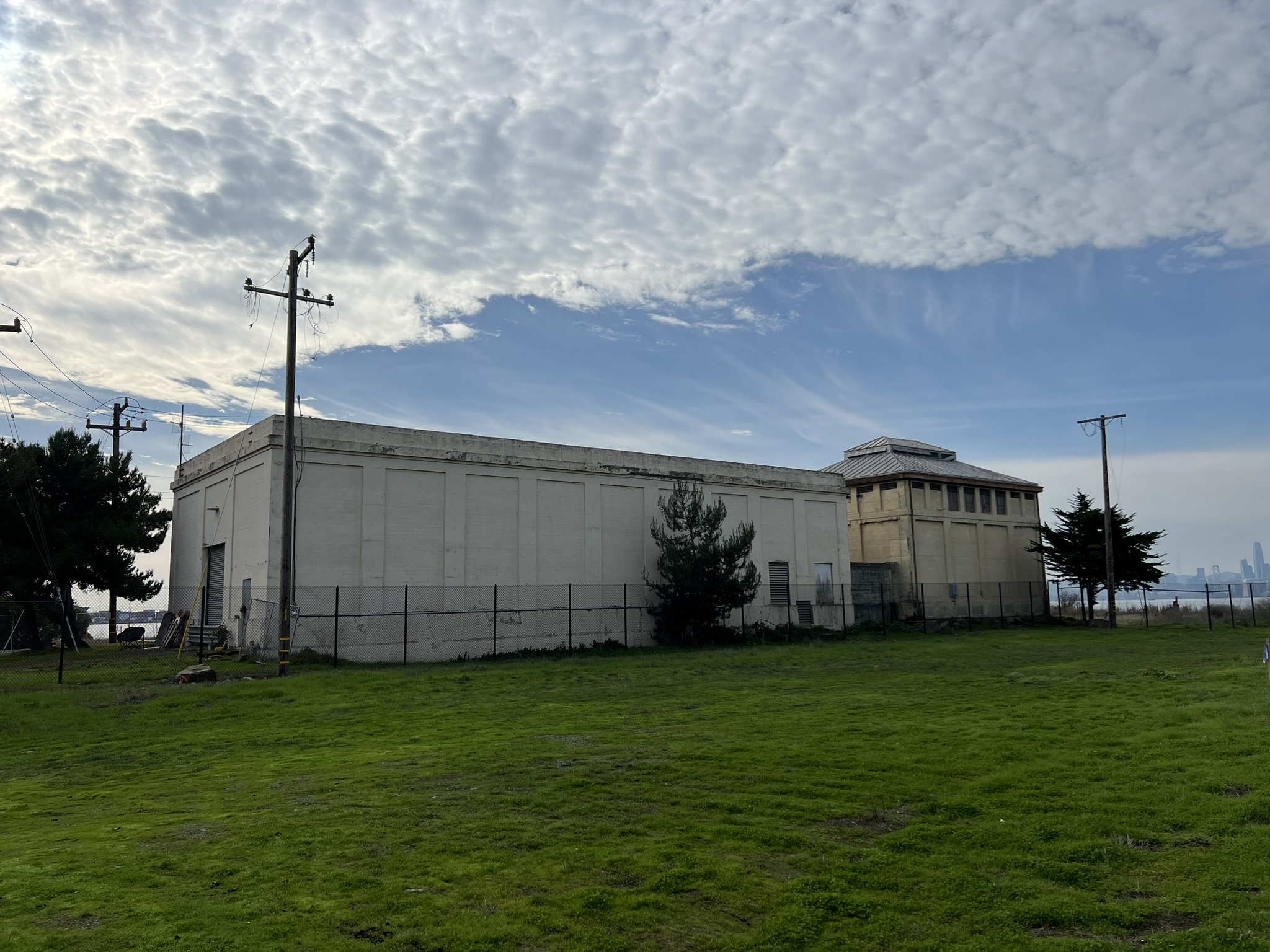 不知道干什么用的旧厂房