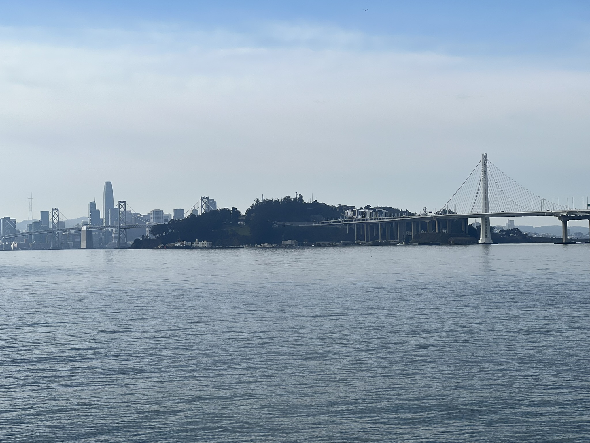 前面是 Yerba Buena Island
