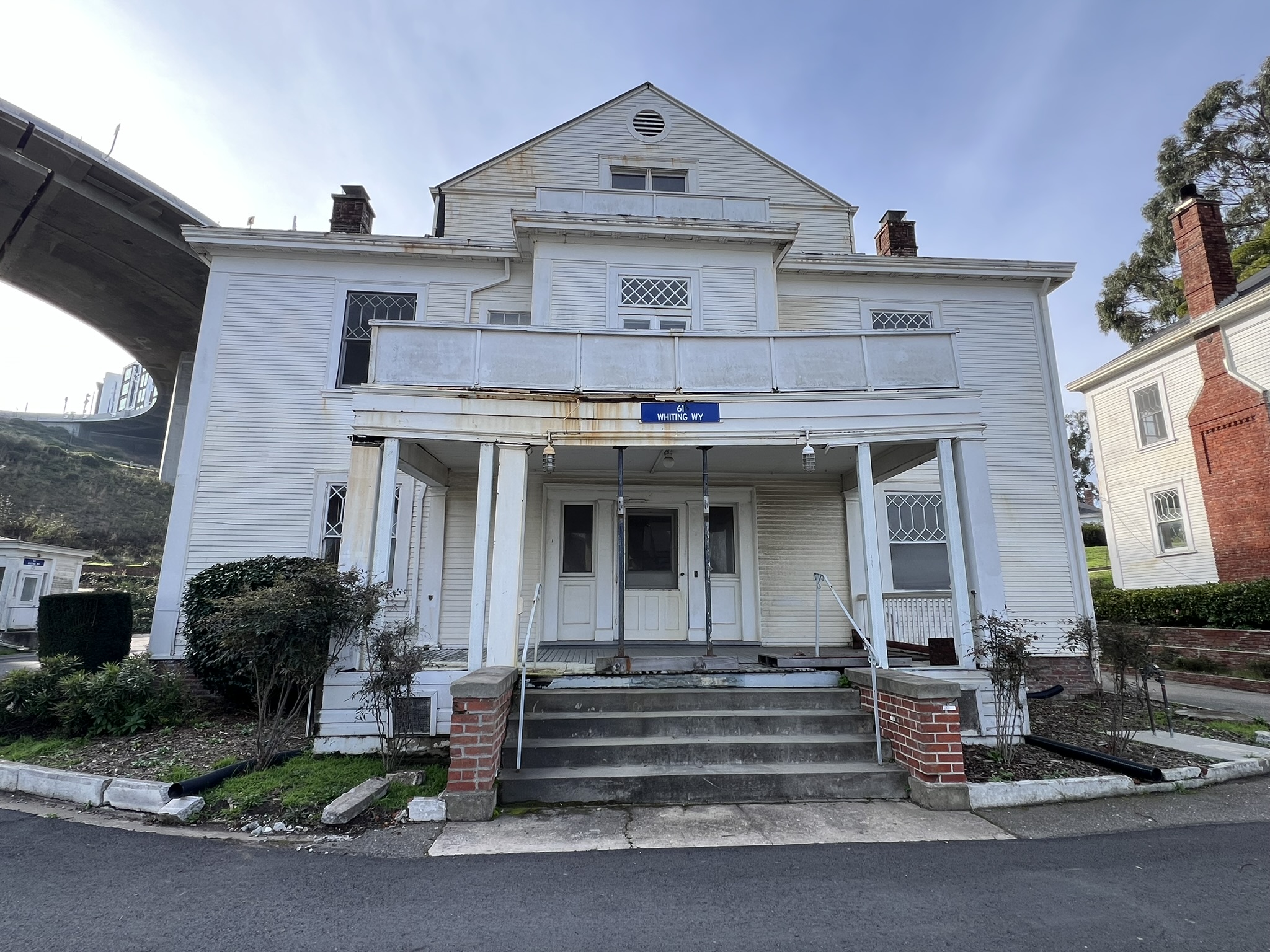 房子开始年久失修