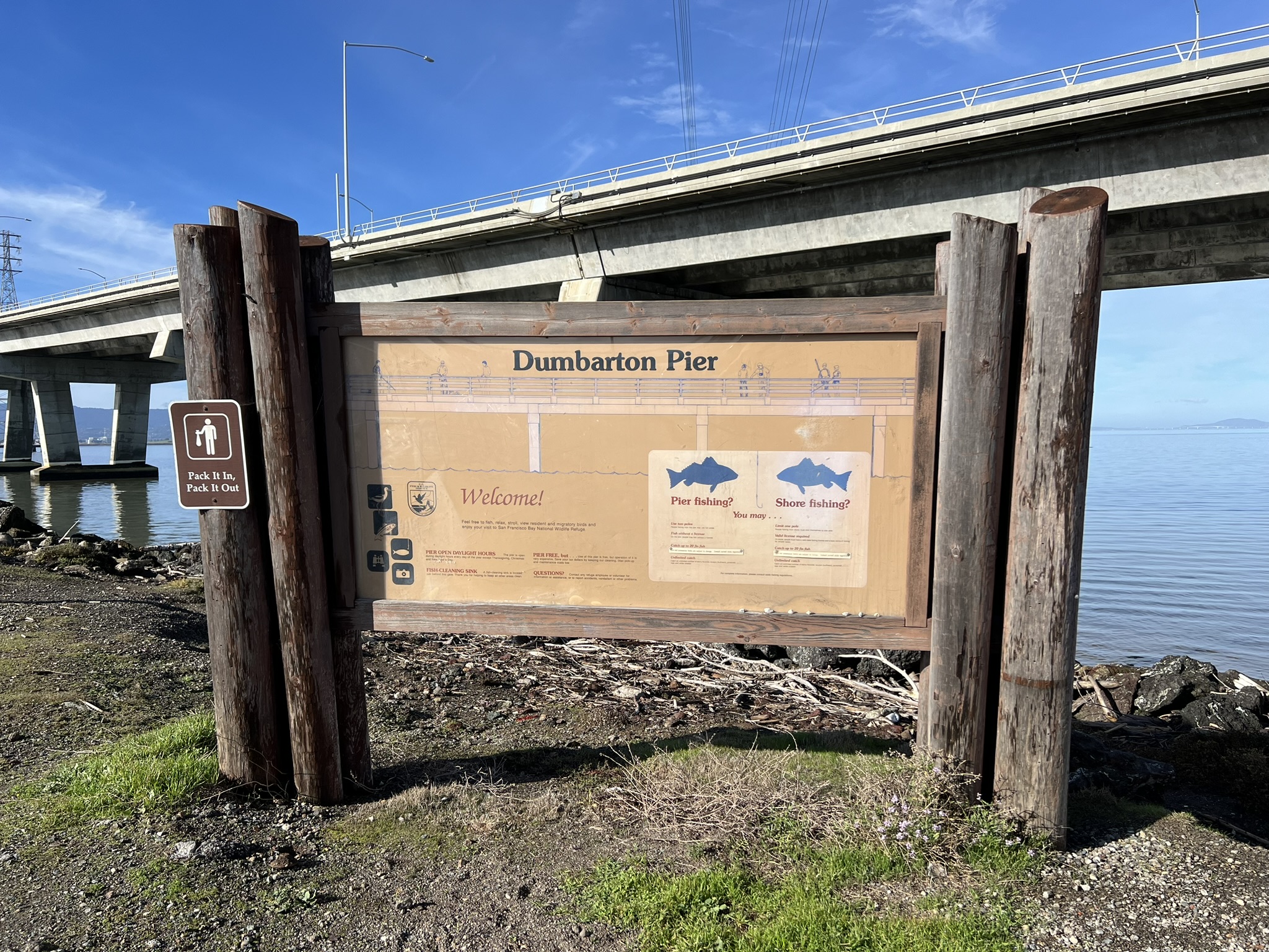 Dumbarton Pier 上钓鱼不需要执照