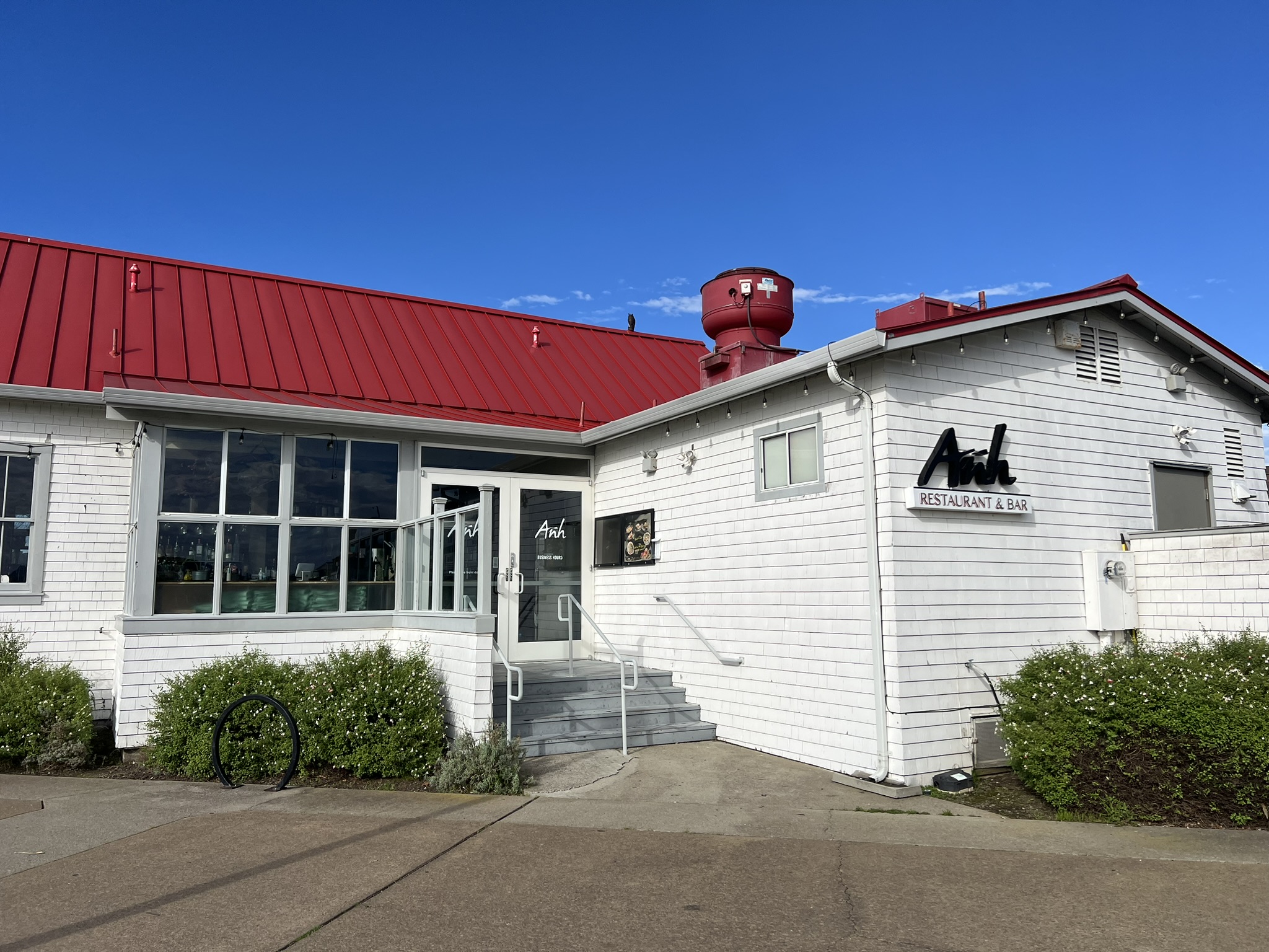 Anh Restaurant & Bar
