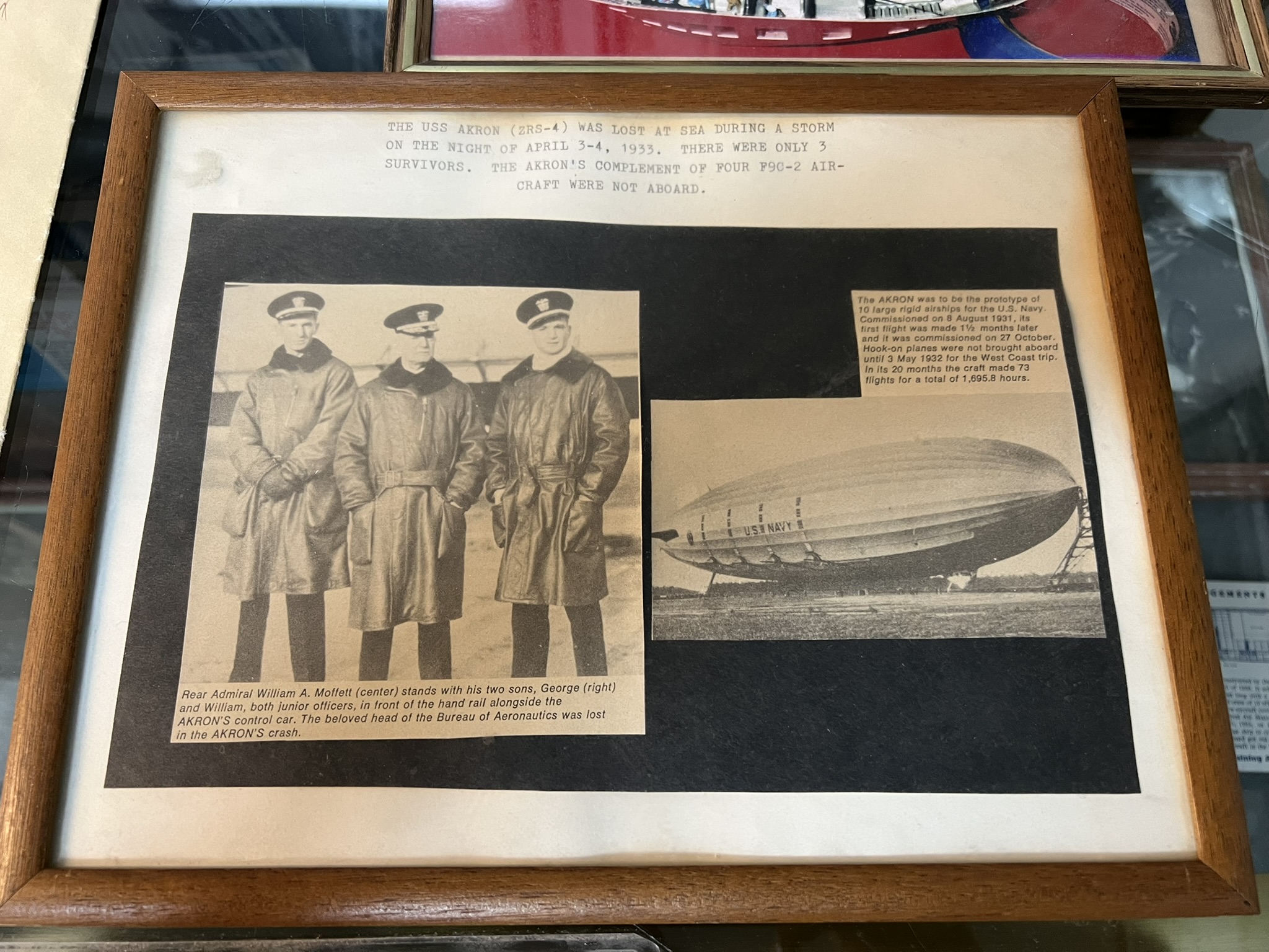 海军少将 William Moffett 也是意外死于 USS Akron 飞艇航母的事故中
