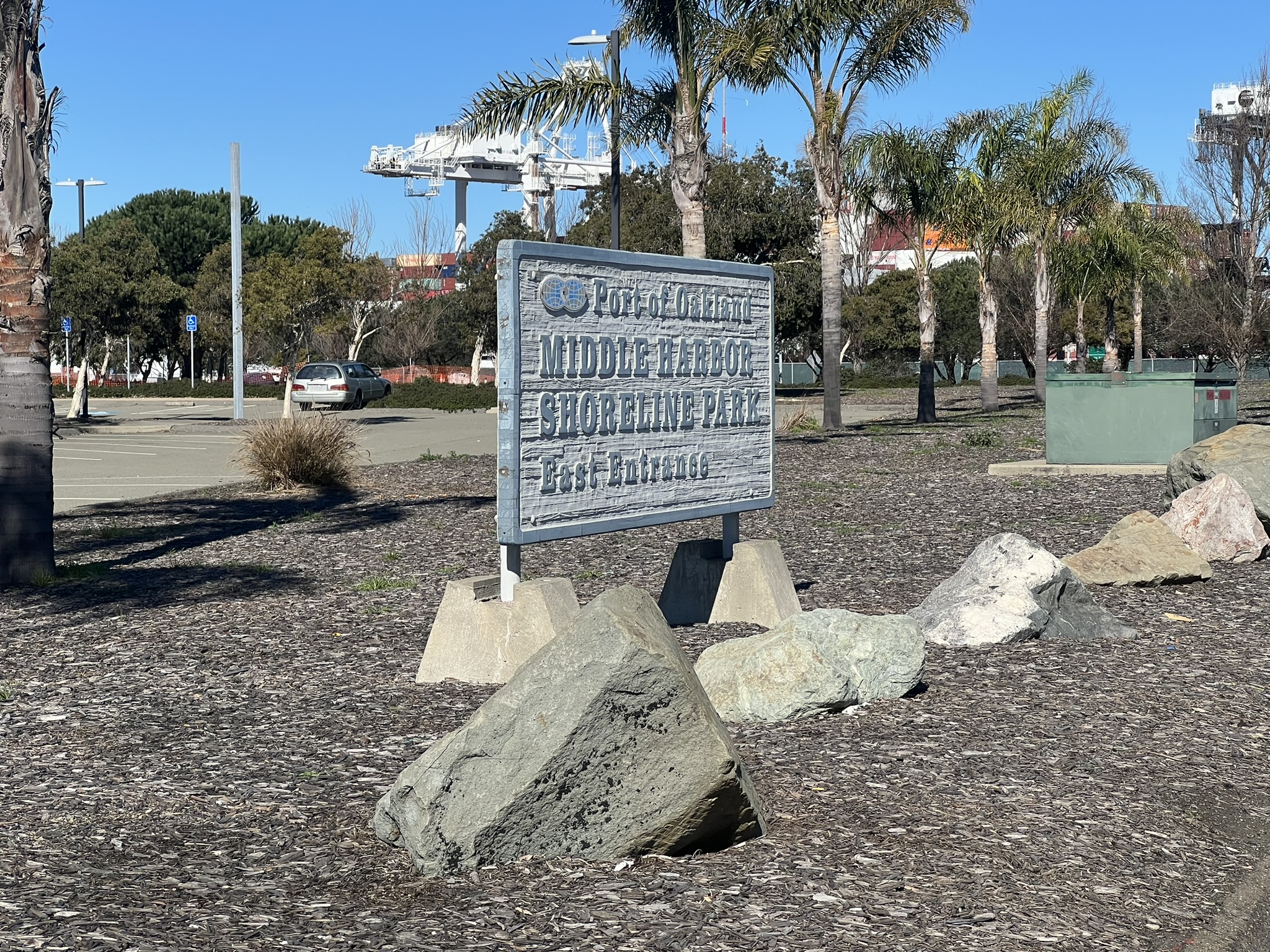 Middle Harbor Shoreline Park