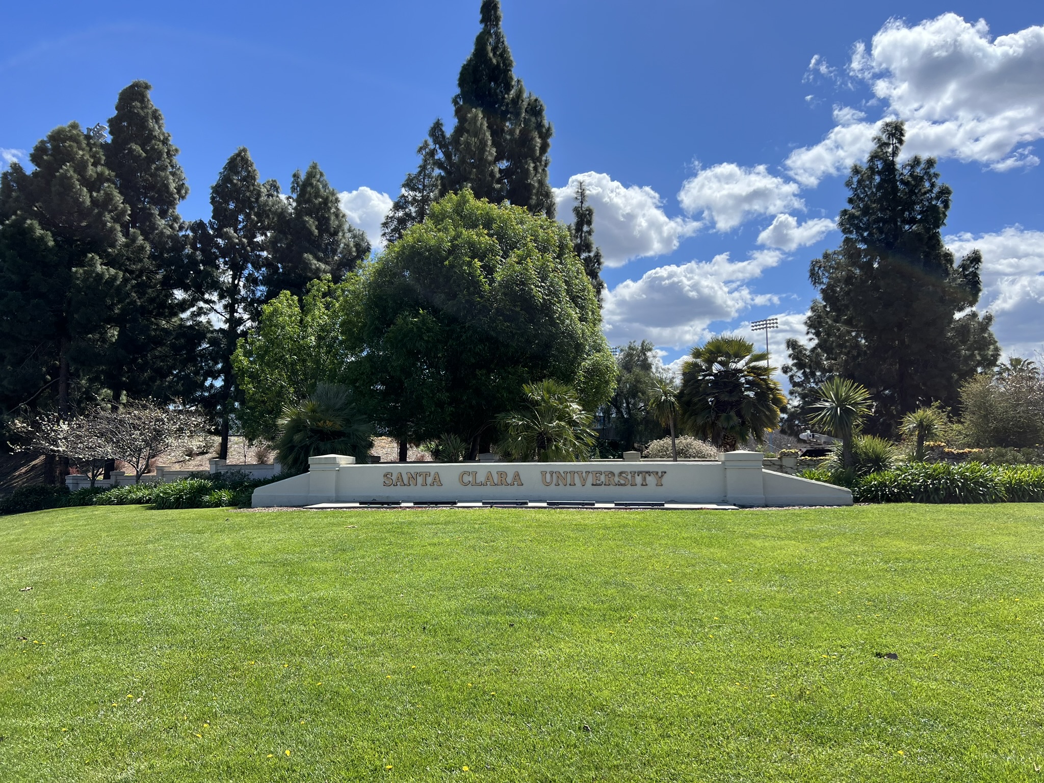 Santa Clara University 大门
