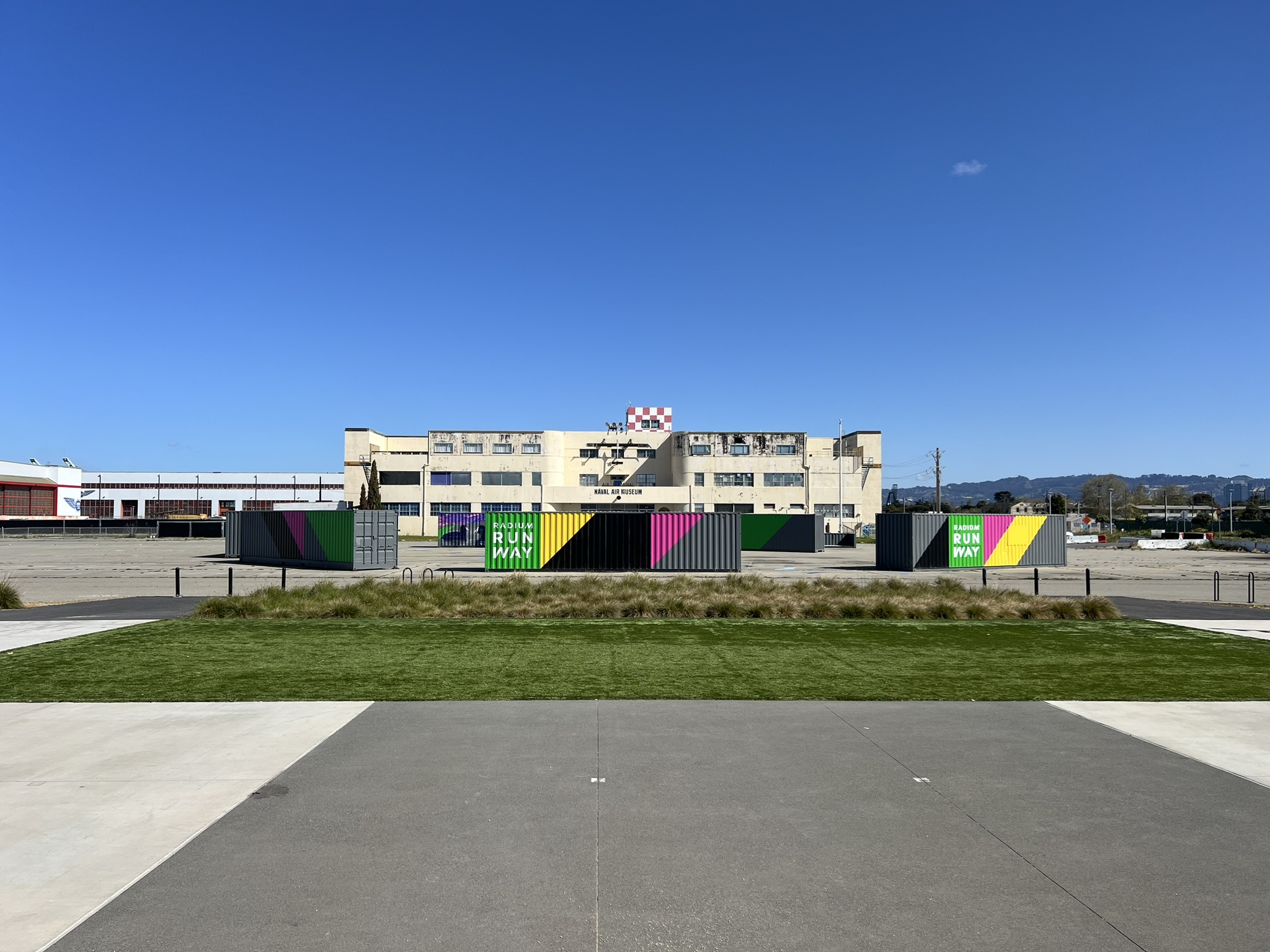 Alameda Naval Air Museum 正面