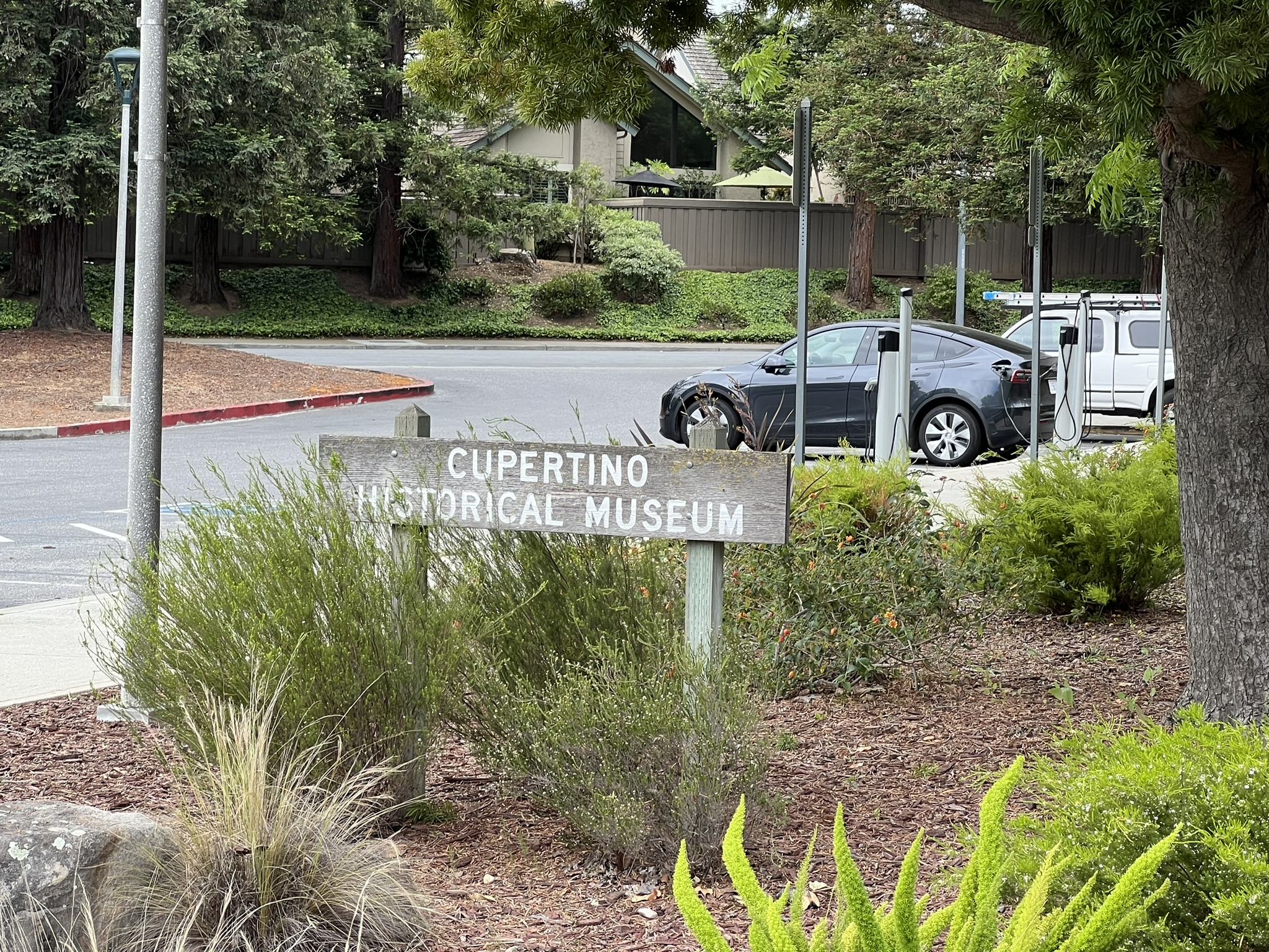 Quinlan Community Center 里有个 Cupertino Historical Museum