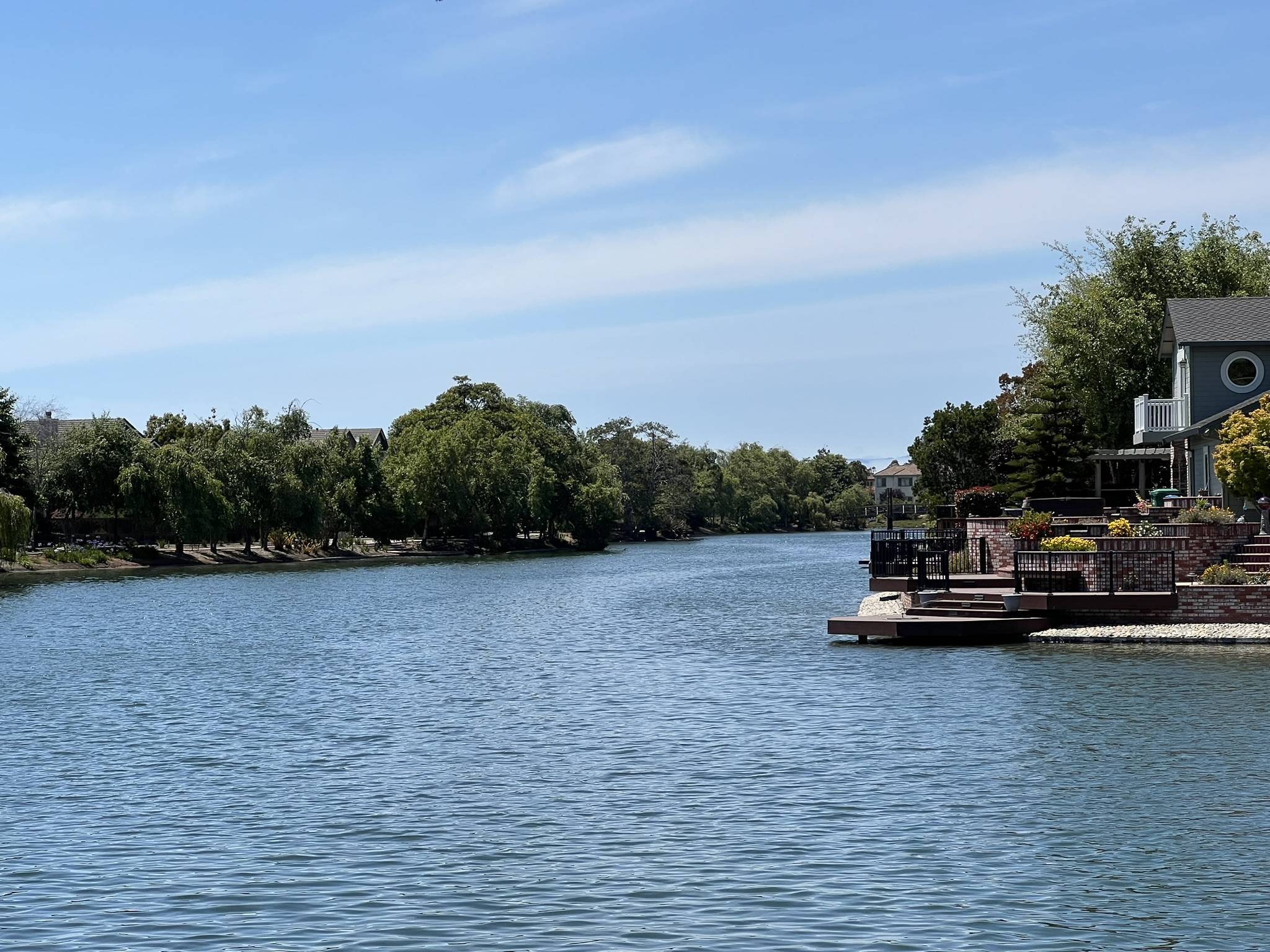 小河