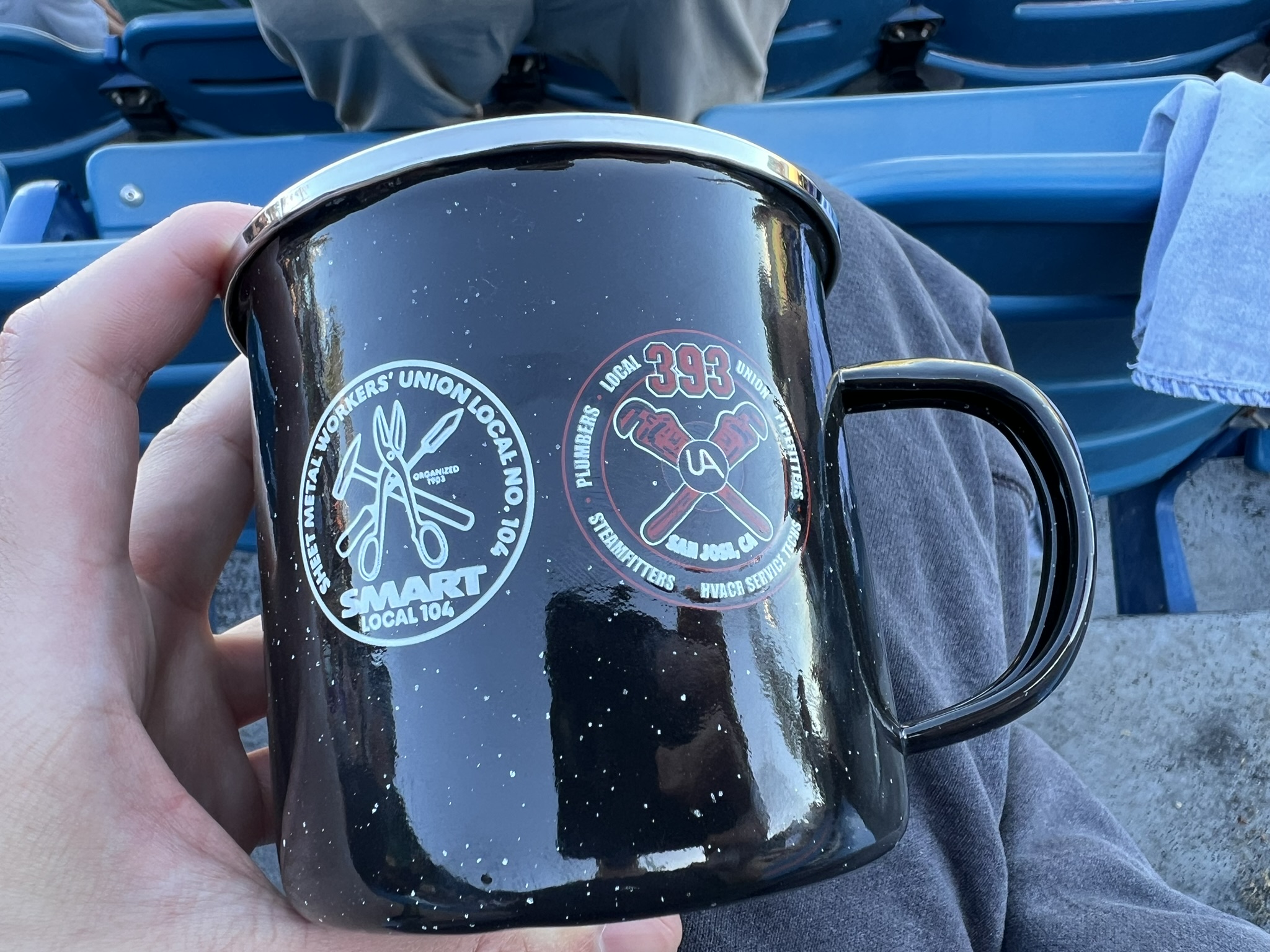 送的 Mug 杯