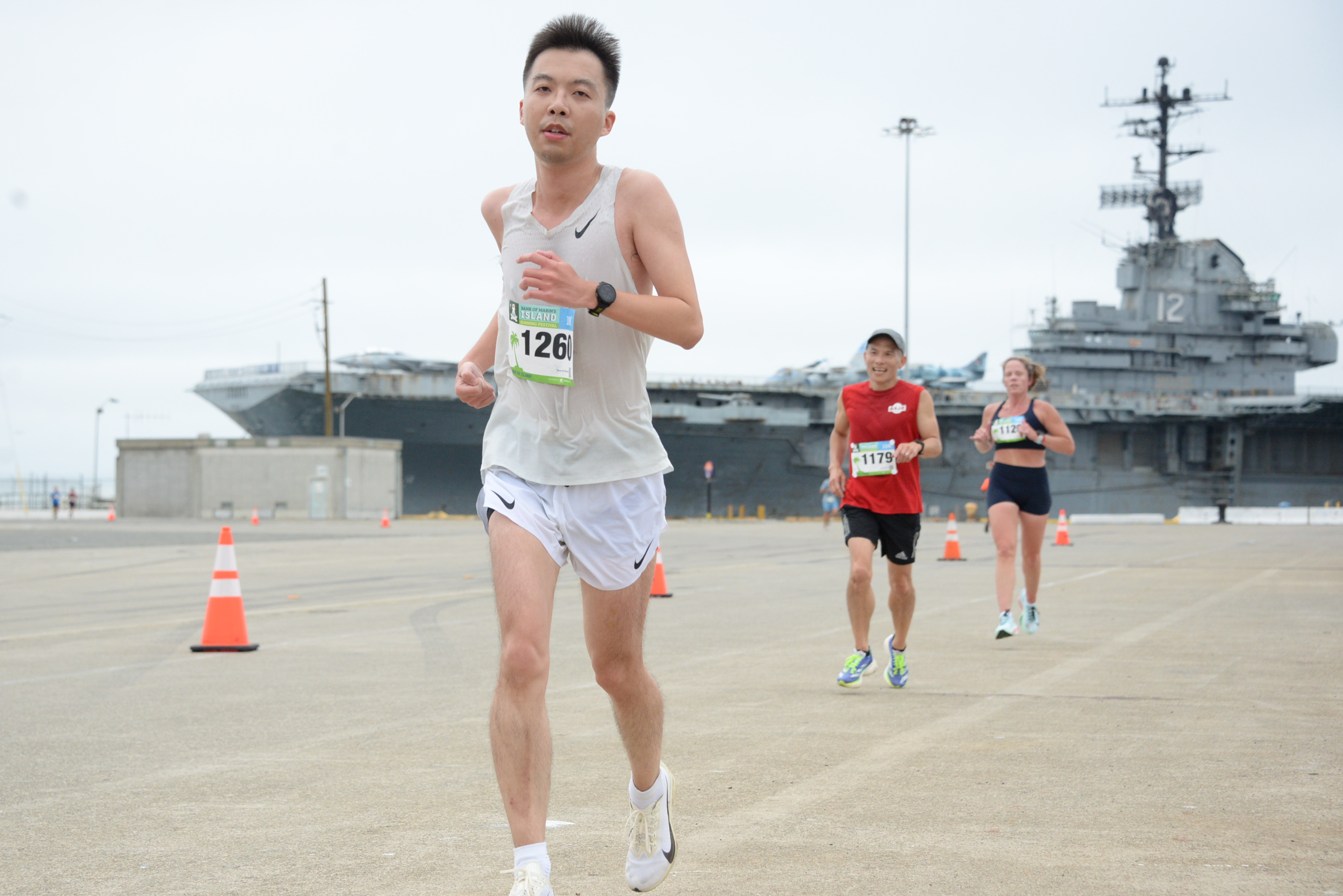 途经 USS Hornet Museum